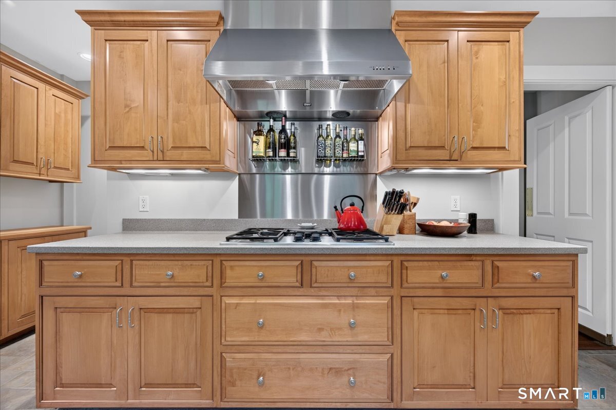 9 Ingham Hill Road photo 10