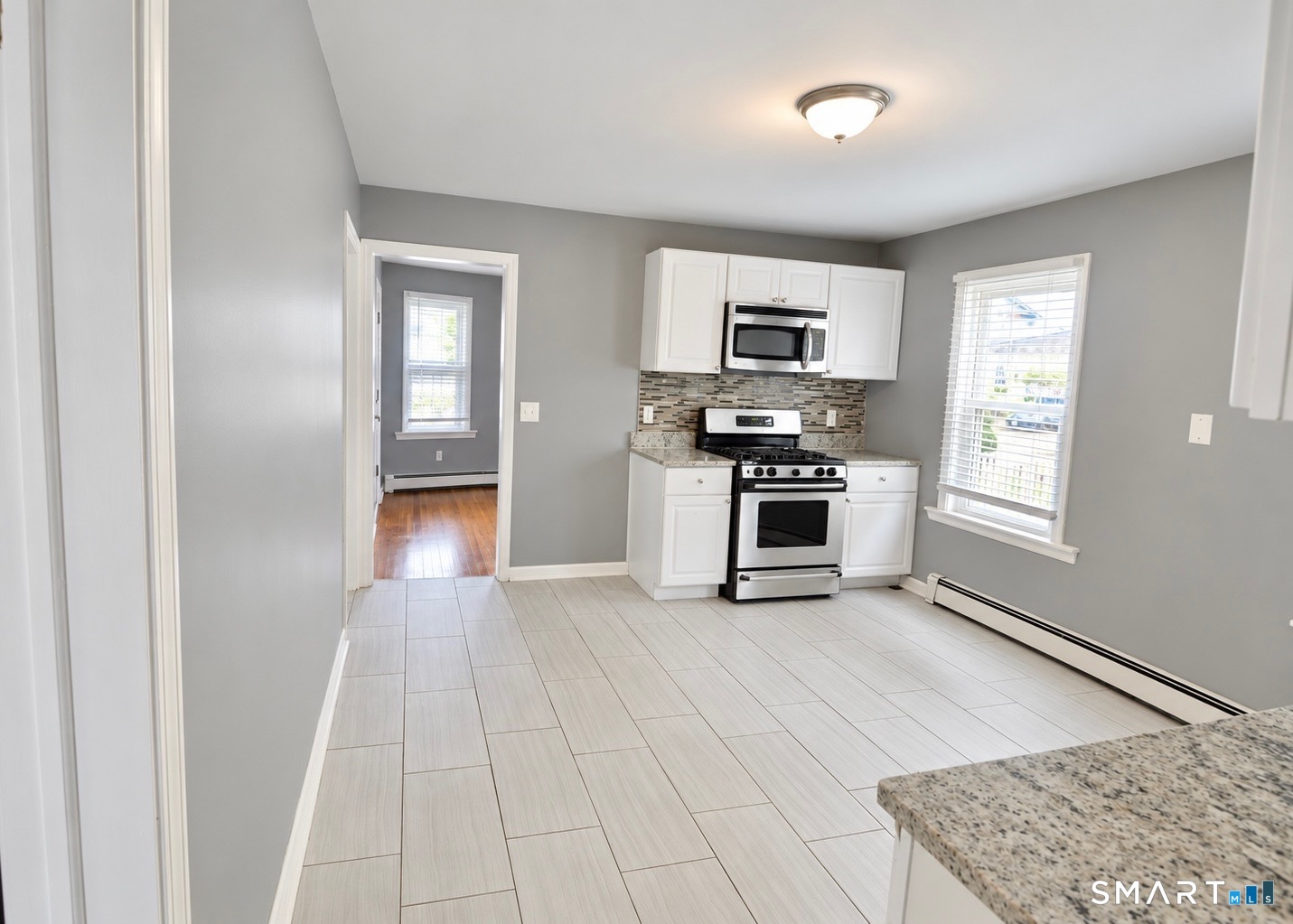 807 Brewster Street photo 2