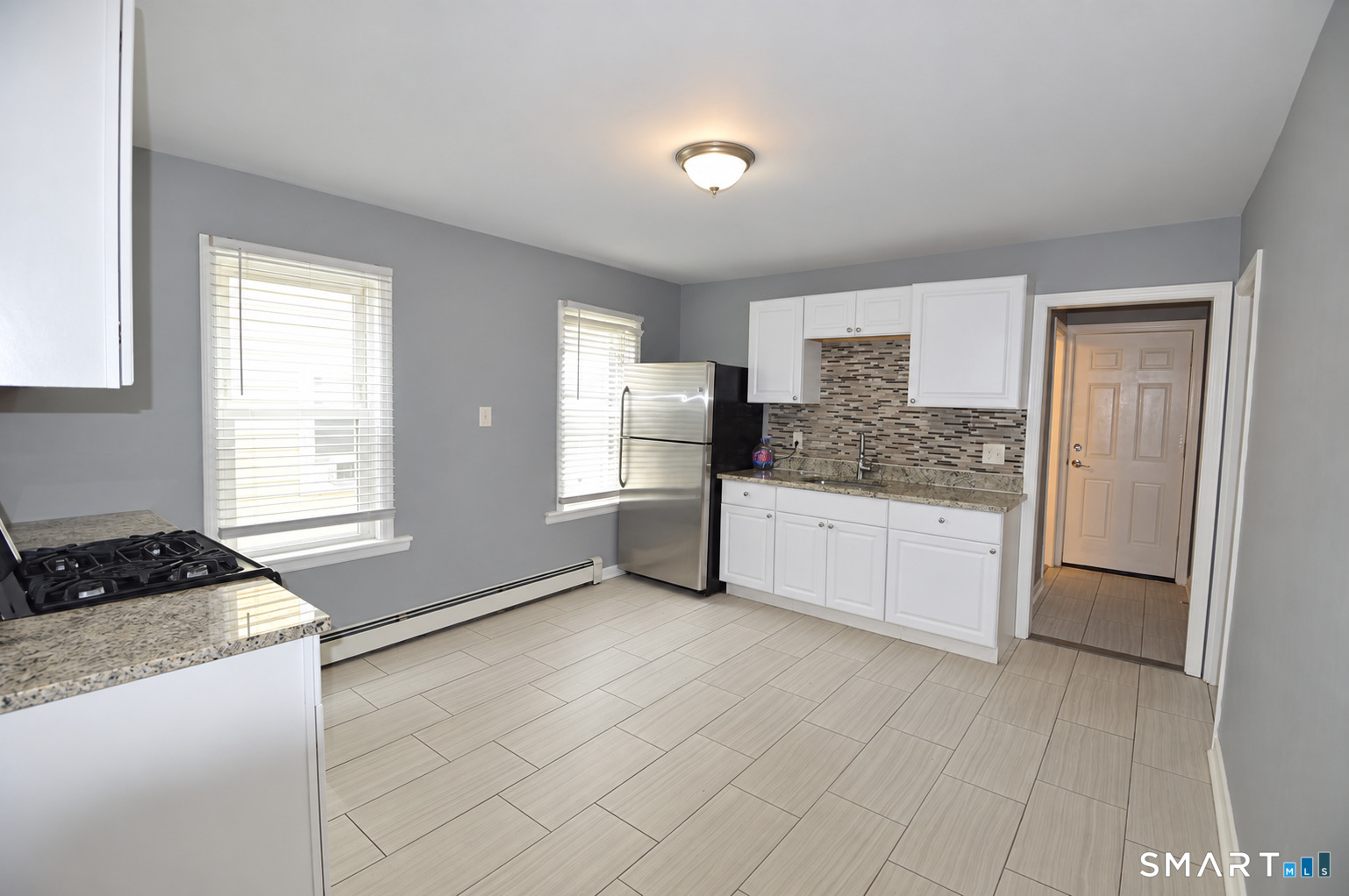 807 Brewster Street photo 3
