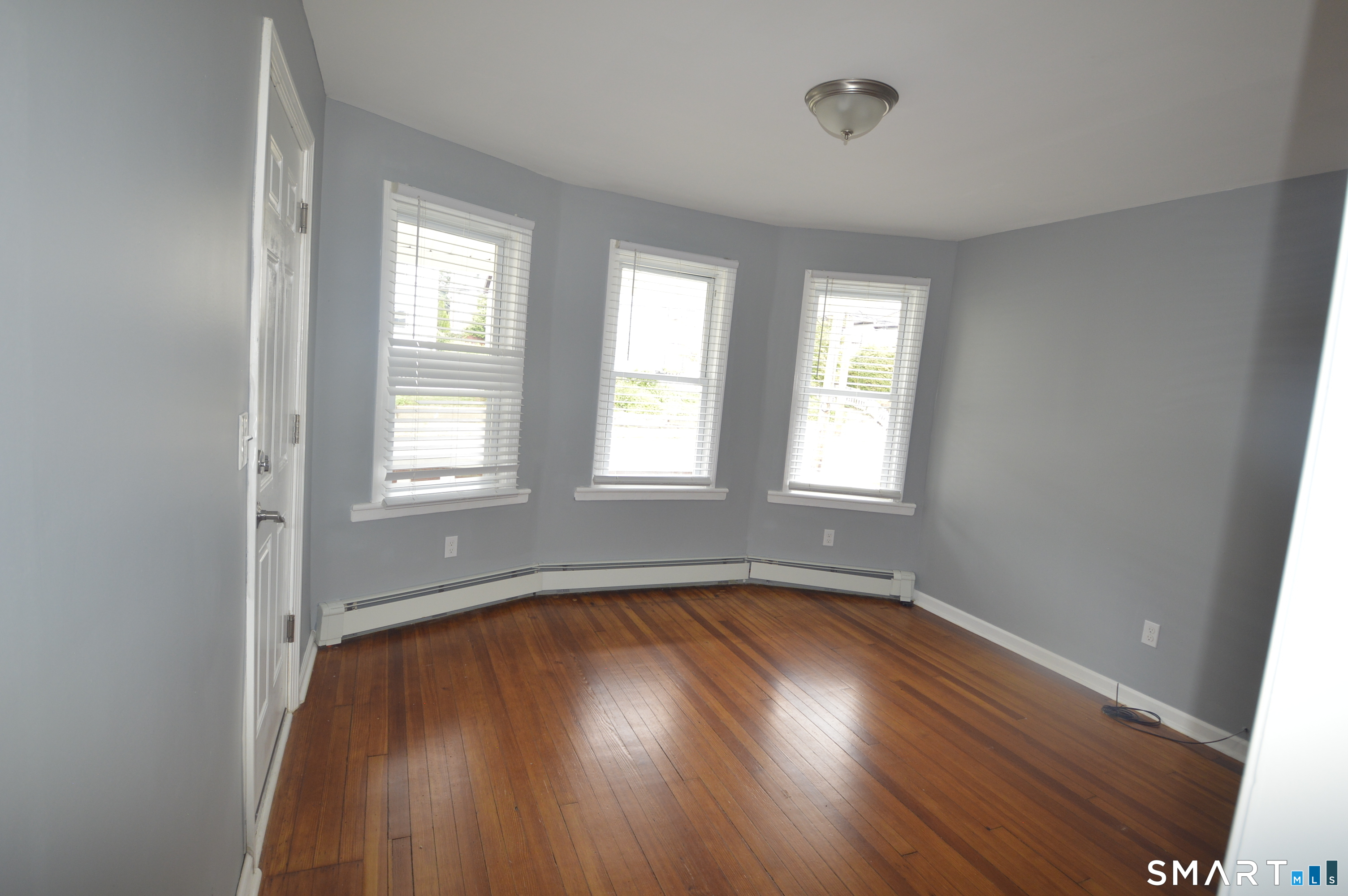 807 Brewster Street photo 4