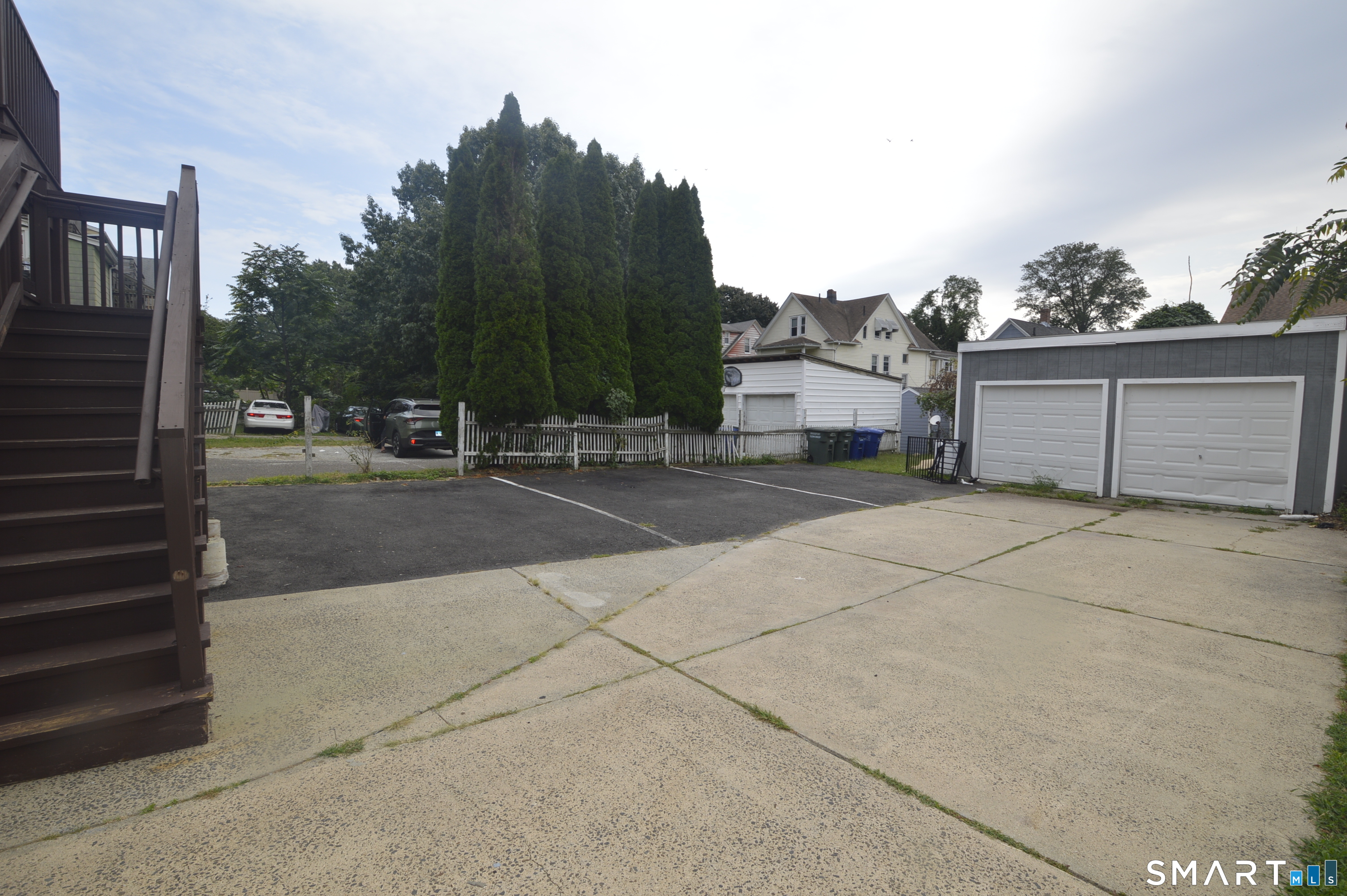 807 Brewster Street photo 10