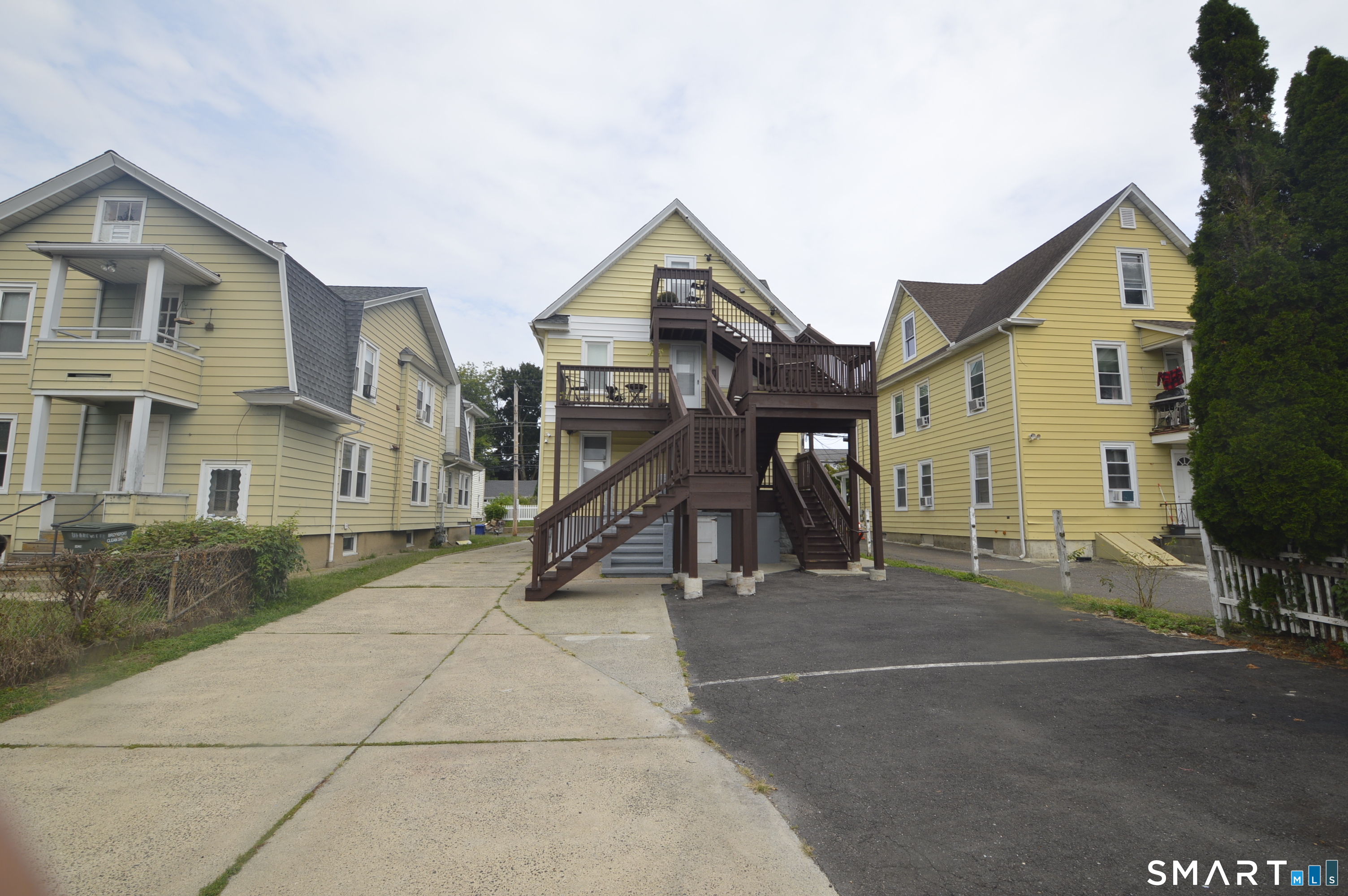 807 Brewster Street photo 11