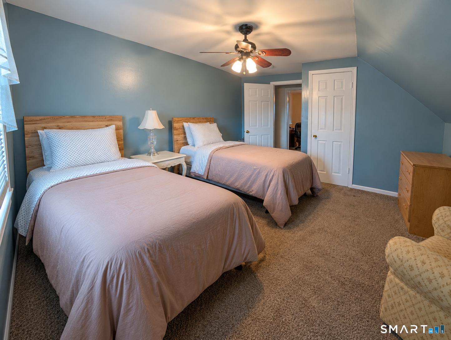 326 Soundview Avenue photo 5
