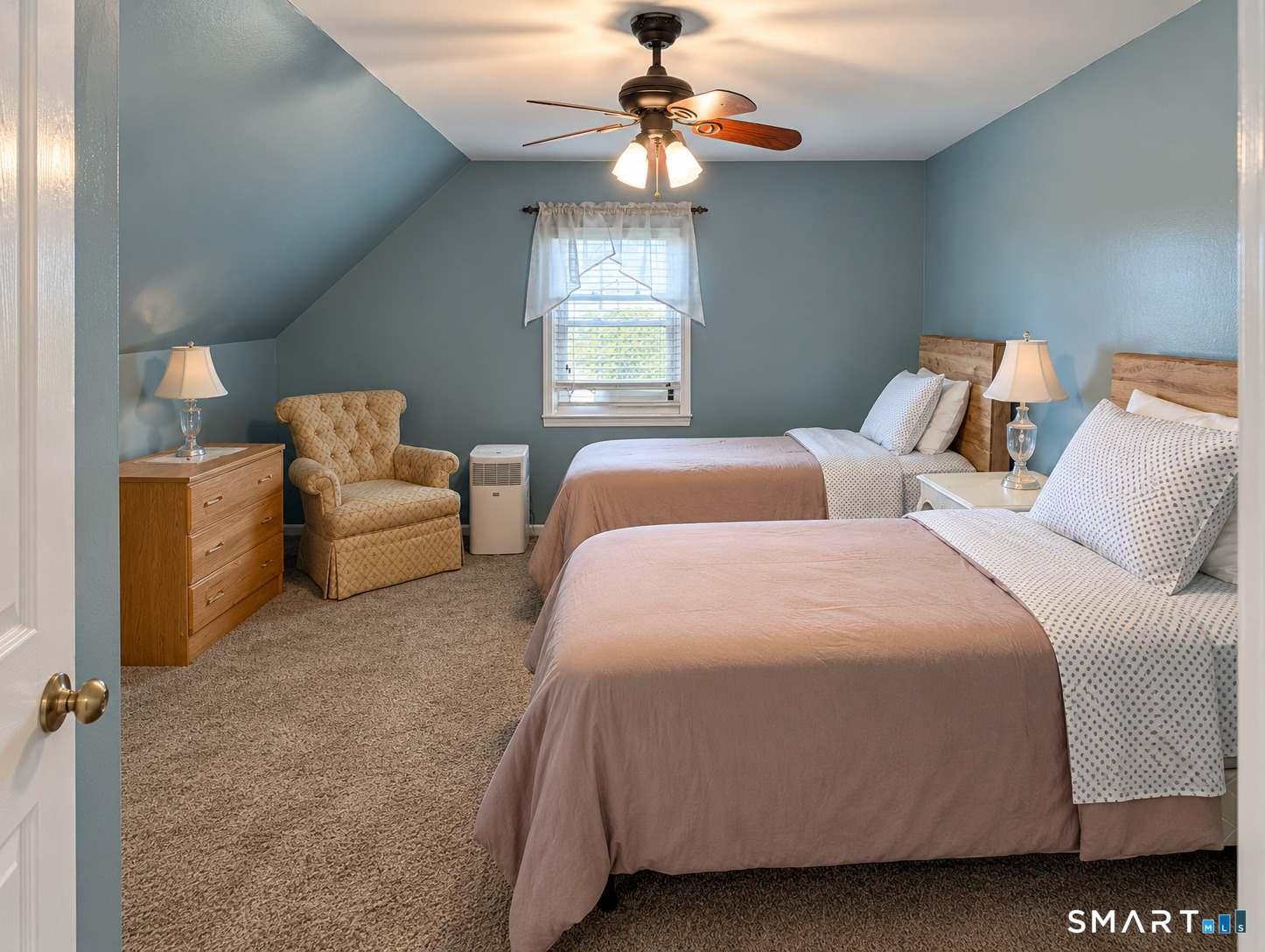 326 Soundview Avenue photo 6