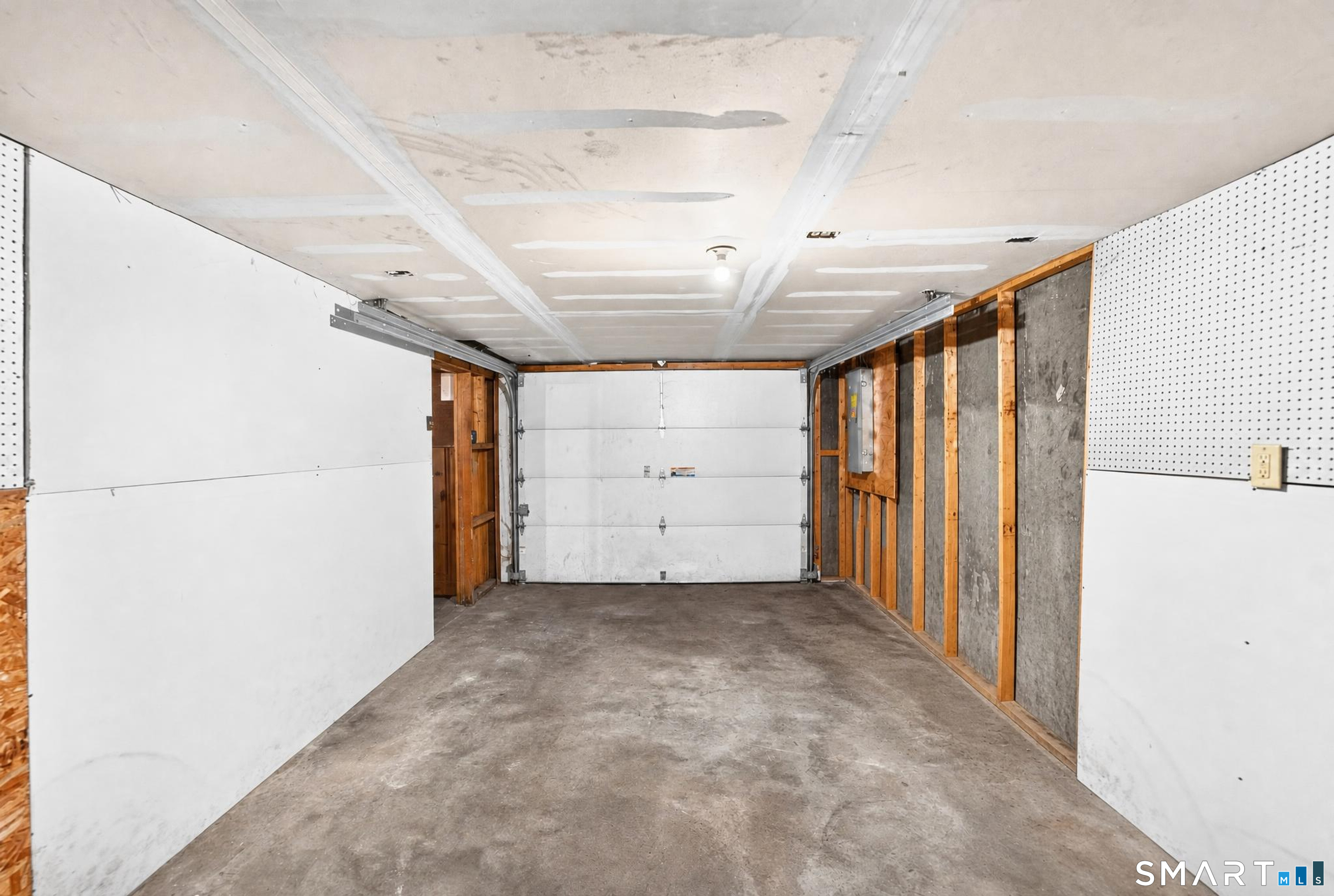 31 Dydo Drive photo 24