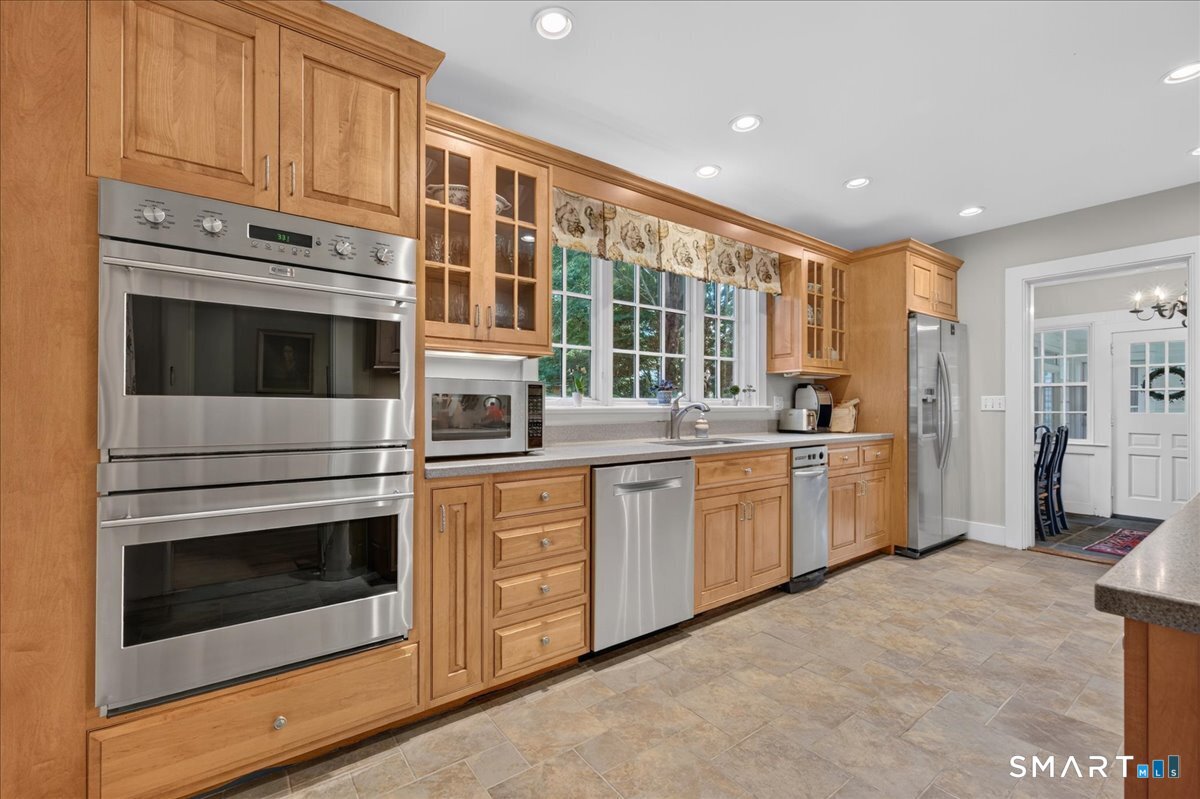 9 Ingham Hill Road photo 10