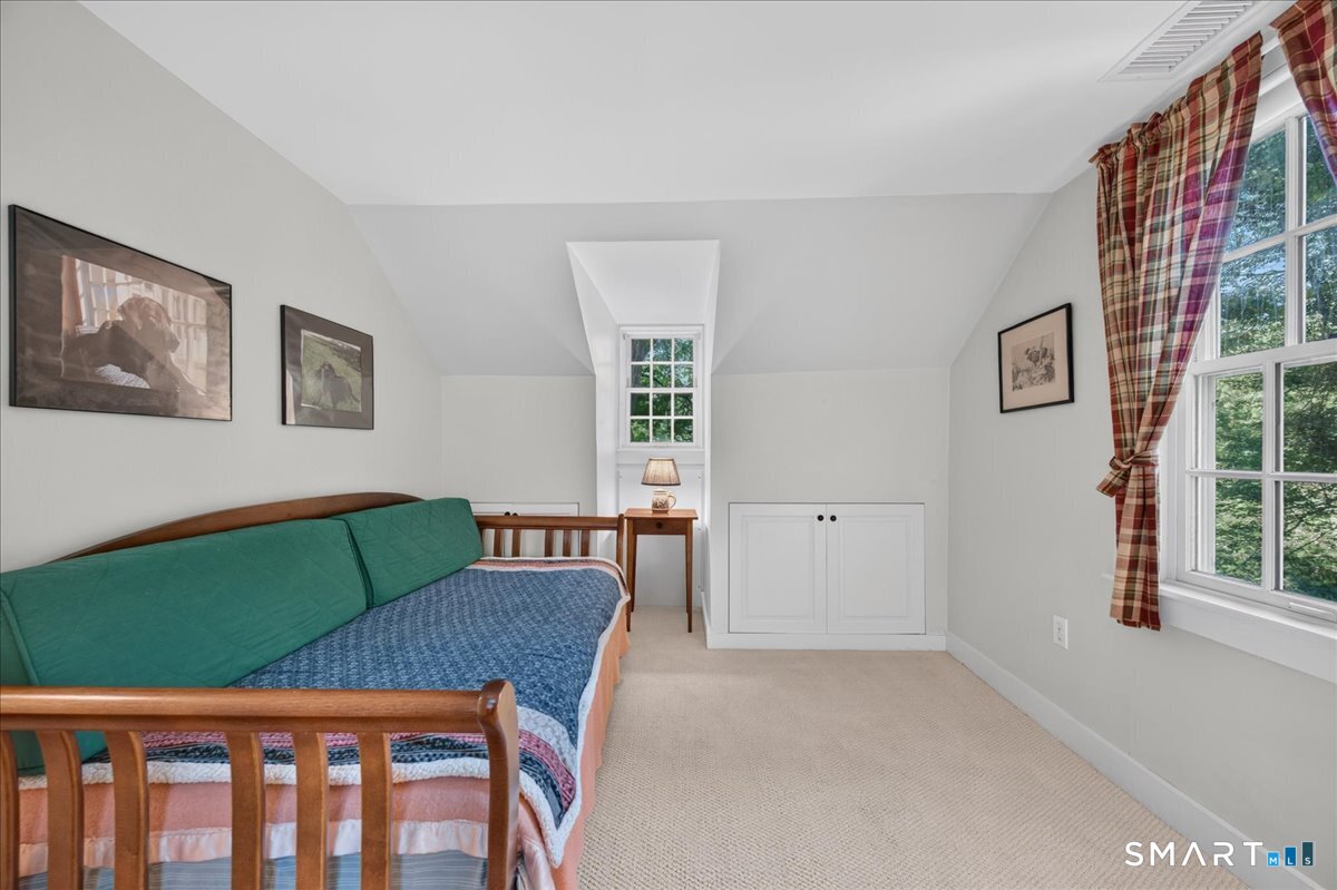 9 Ingham Hill Road photo 24