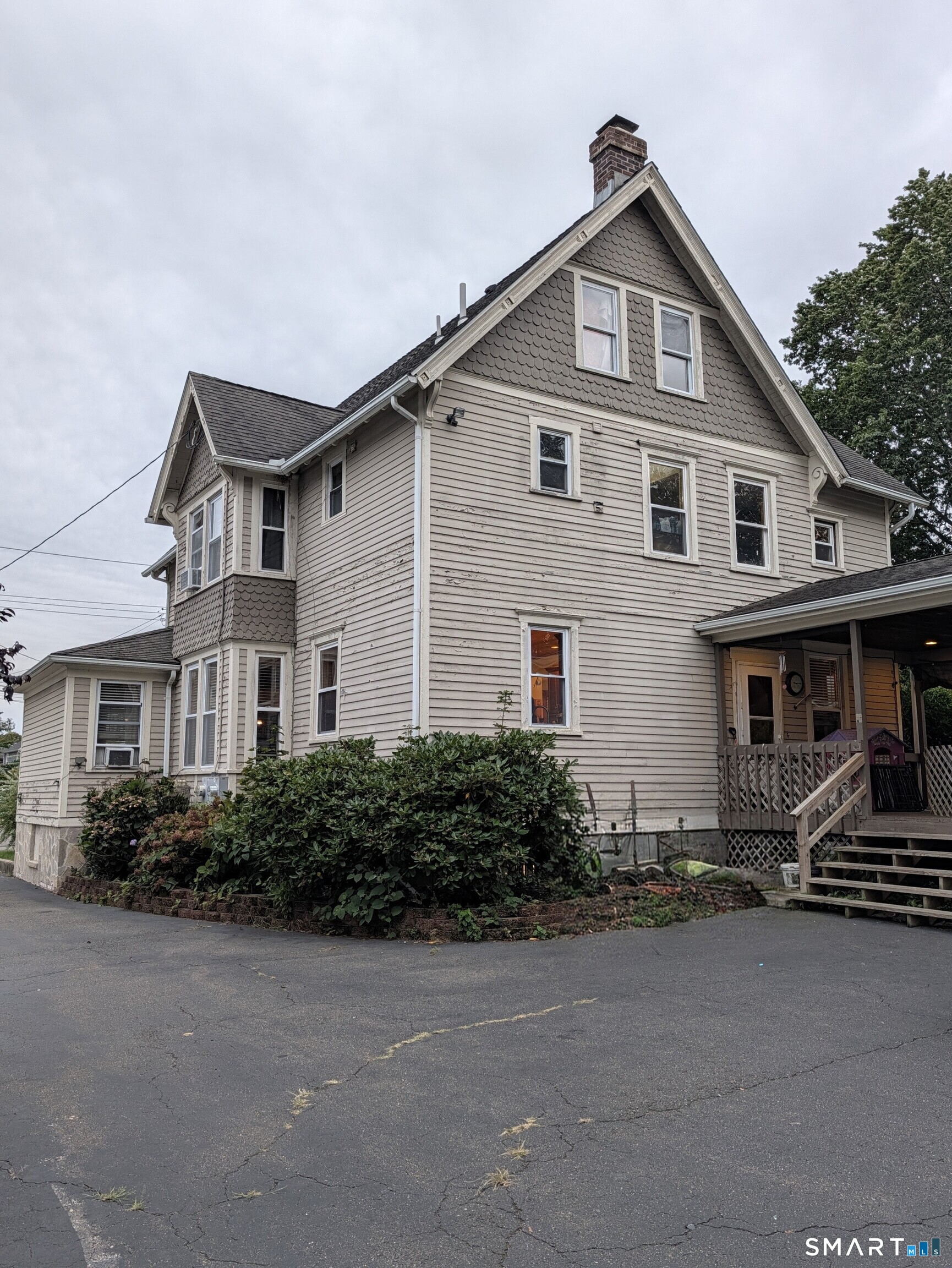 46 Florence Avenue photo 17