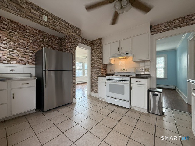 1031 Lindley Street photo 11