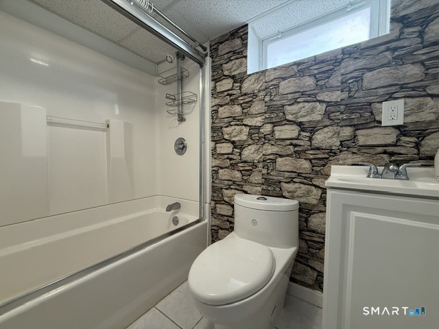 1031 Lindley Street photo 24