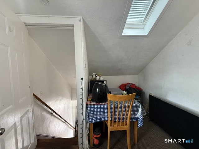 1031 Lindley Street photo 27