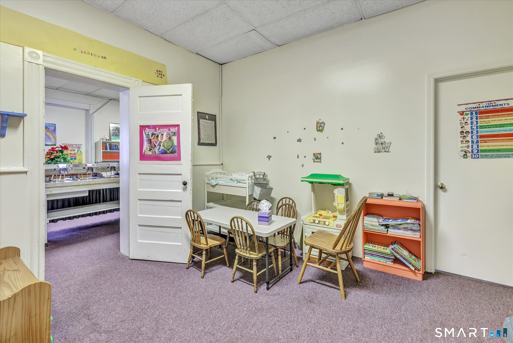 269 Coram Avenue photo 21