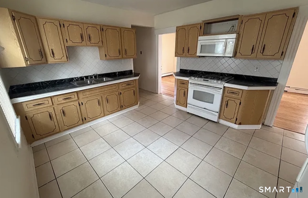 194 Sheridan Street photo 2