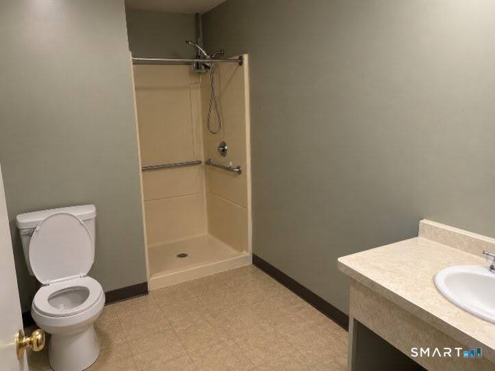 511 Maple Avenue photo 10