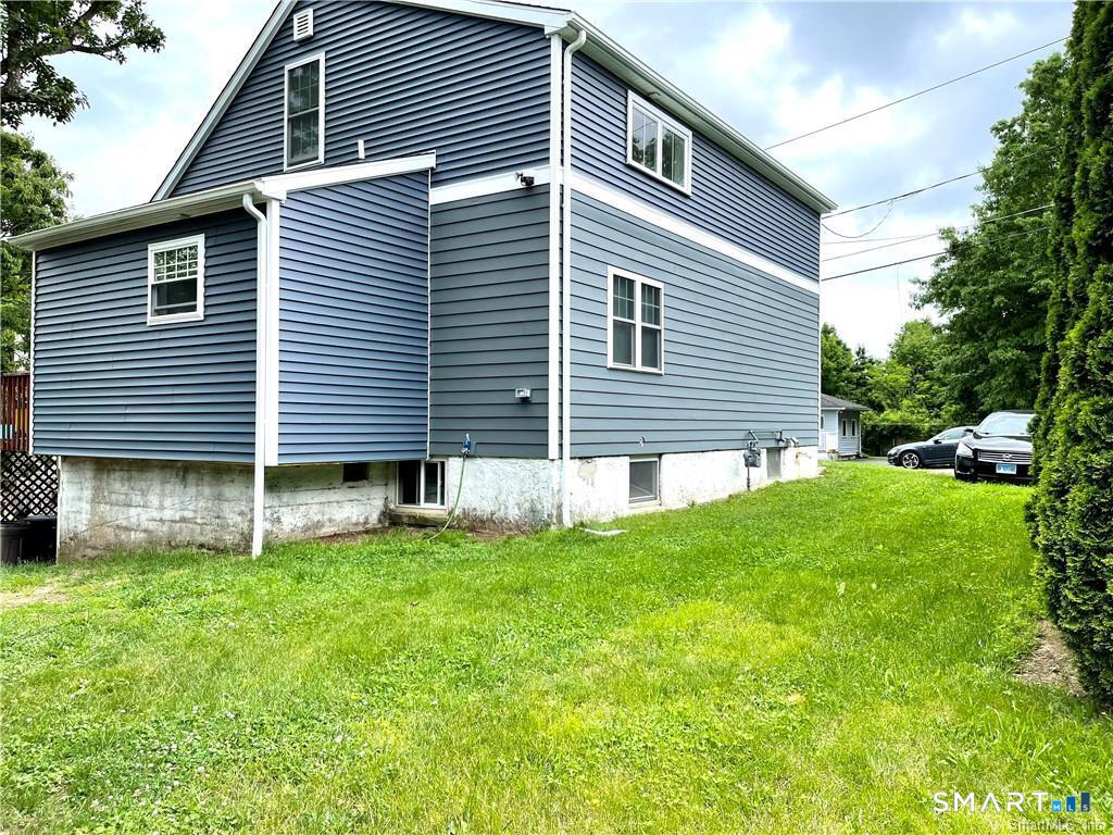 77 Simsbury Street photo 31