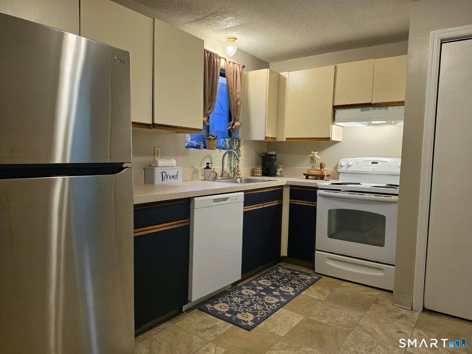 1448 Meriden Road Unit #15 photo 8