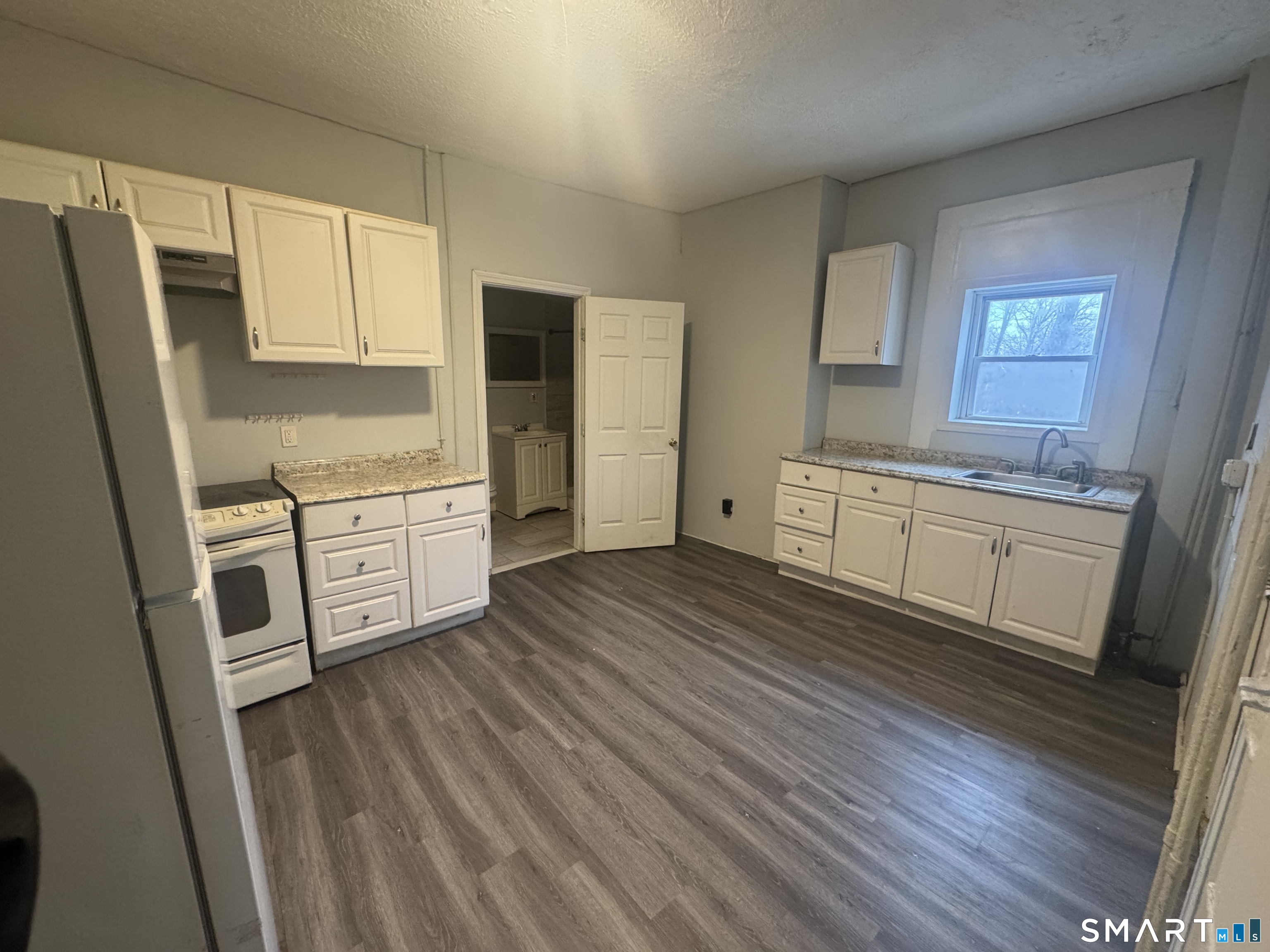 86 Edwards Street photo 11