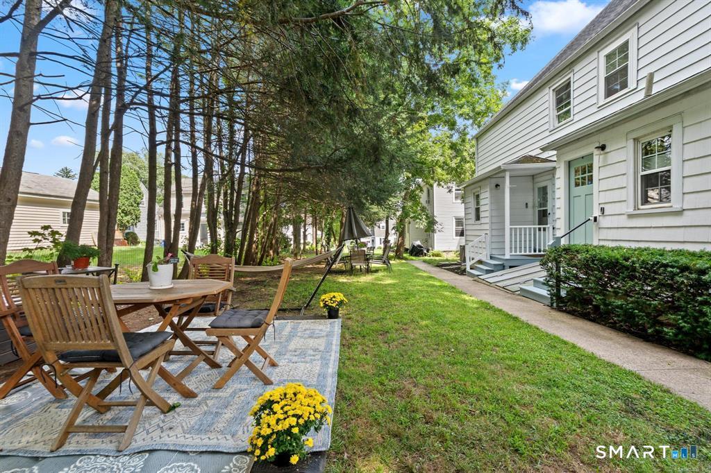 136 Whitman Avenue photo 23