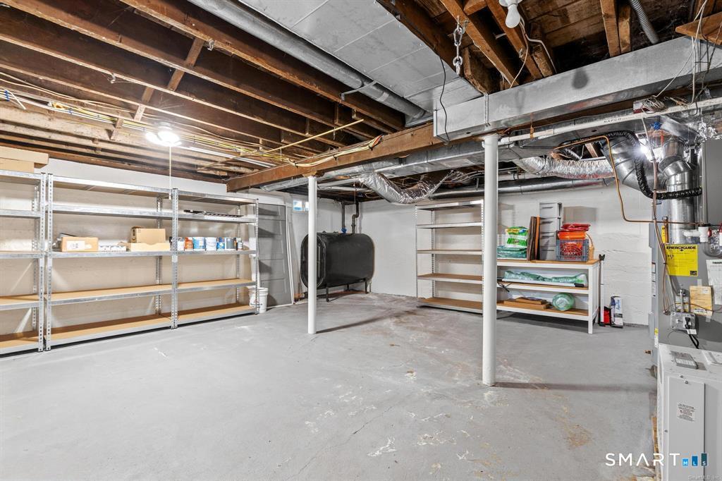 136 Whitman Avenue photo 21