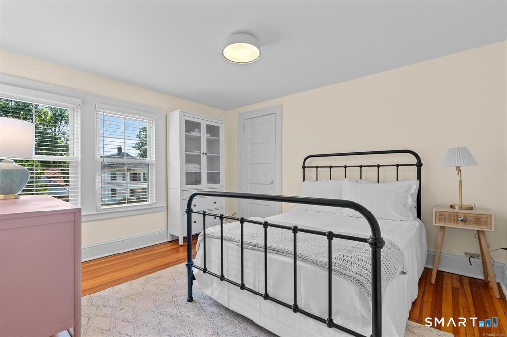 136 Whitman Avenue photo 14