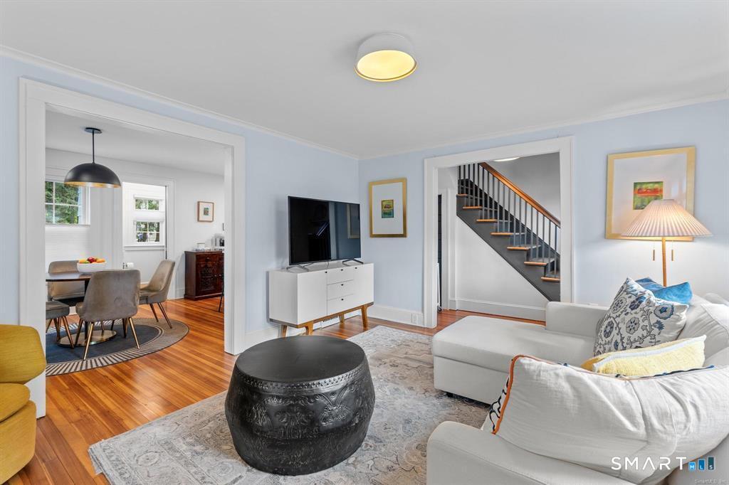 136 Whitman Avenue photo 3