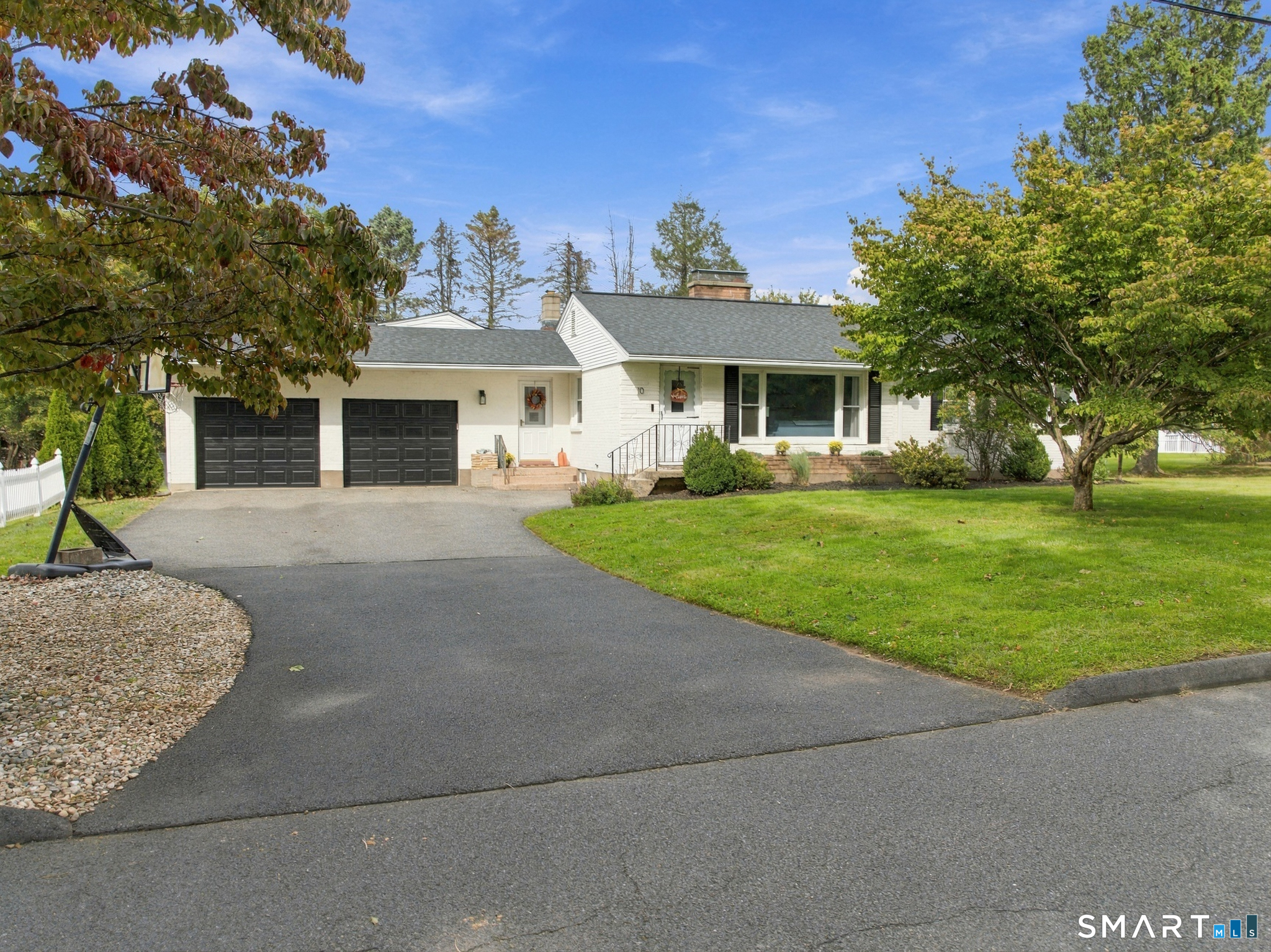 10 Sunset Drive photo 2