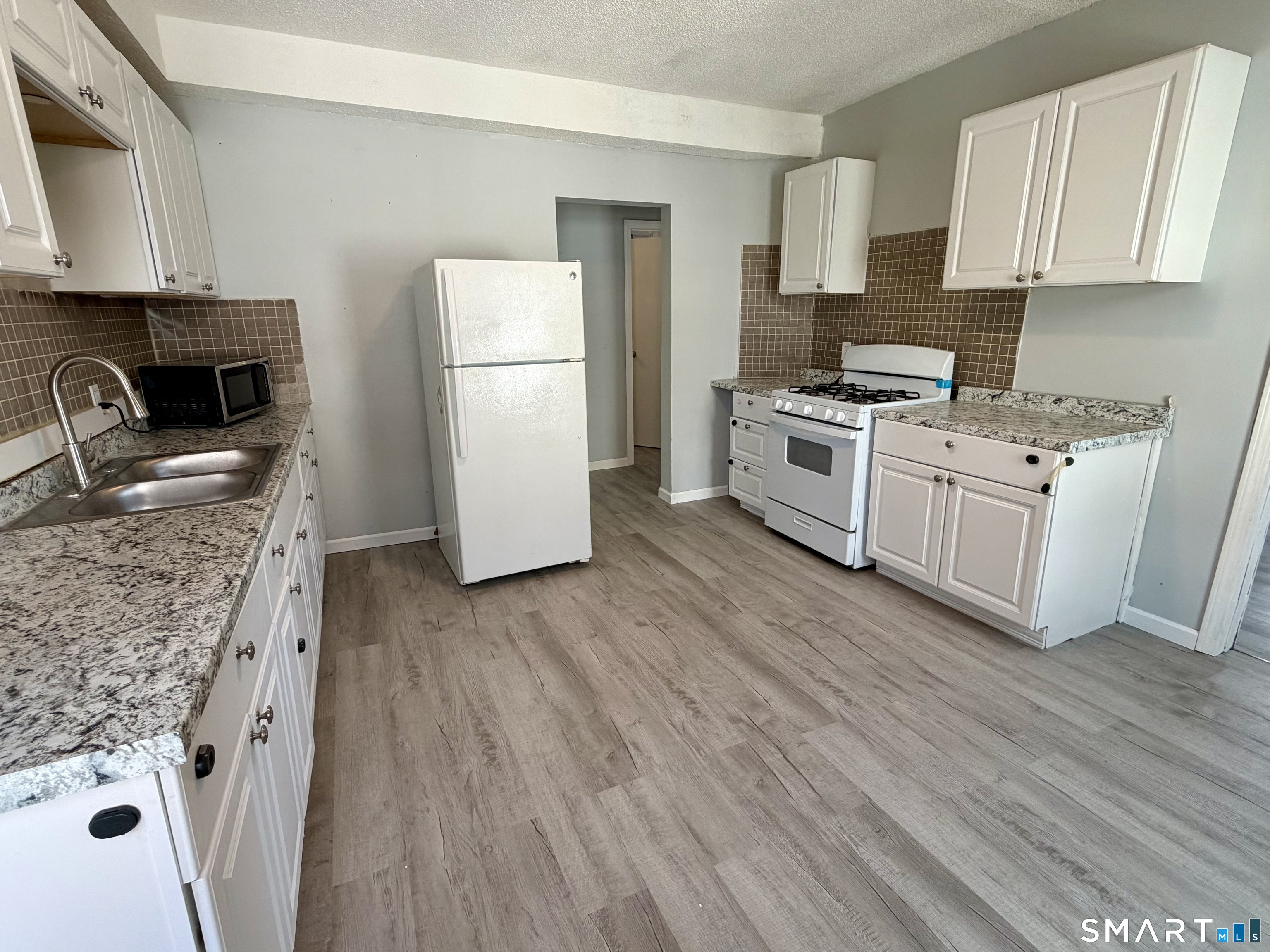 294-296 Bellevue Street photo 8