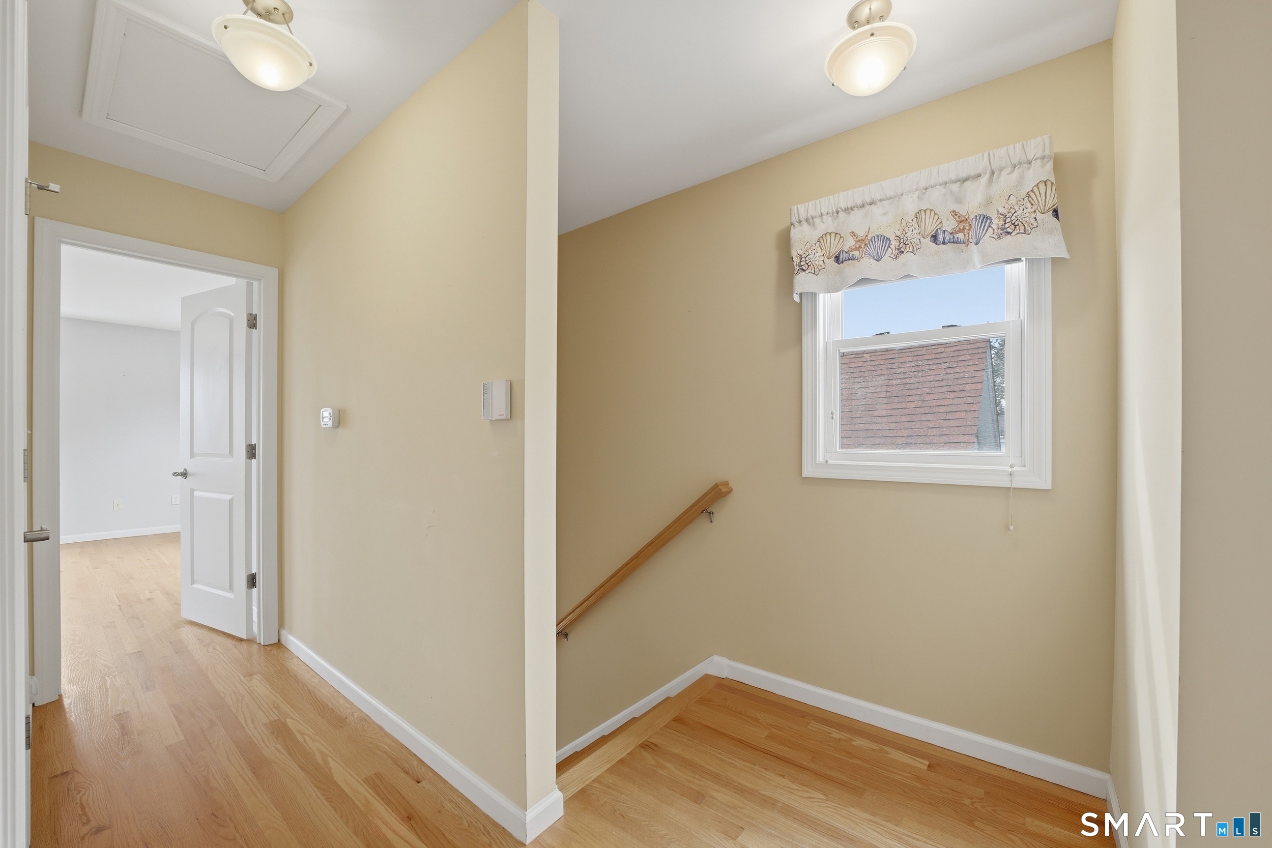 64 Hawthorne Street photo 25