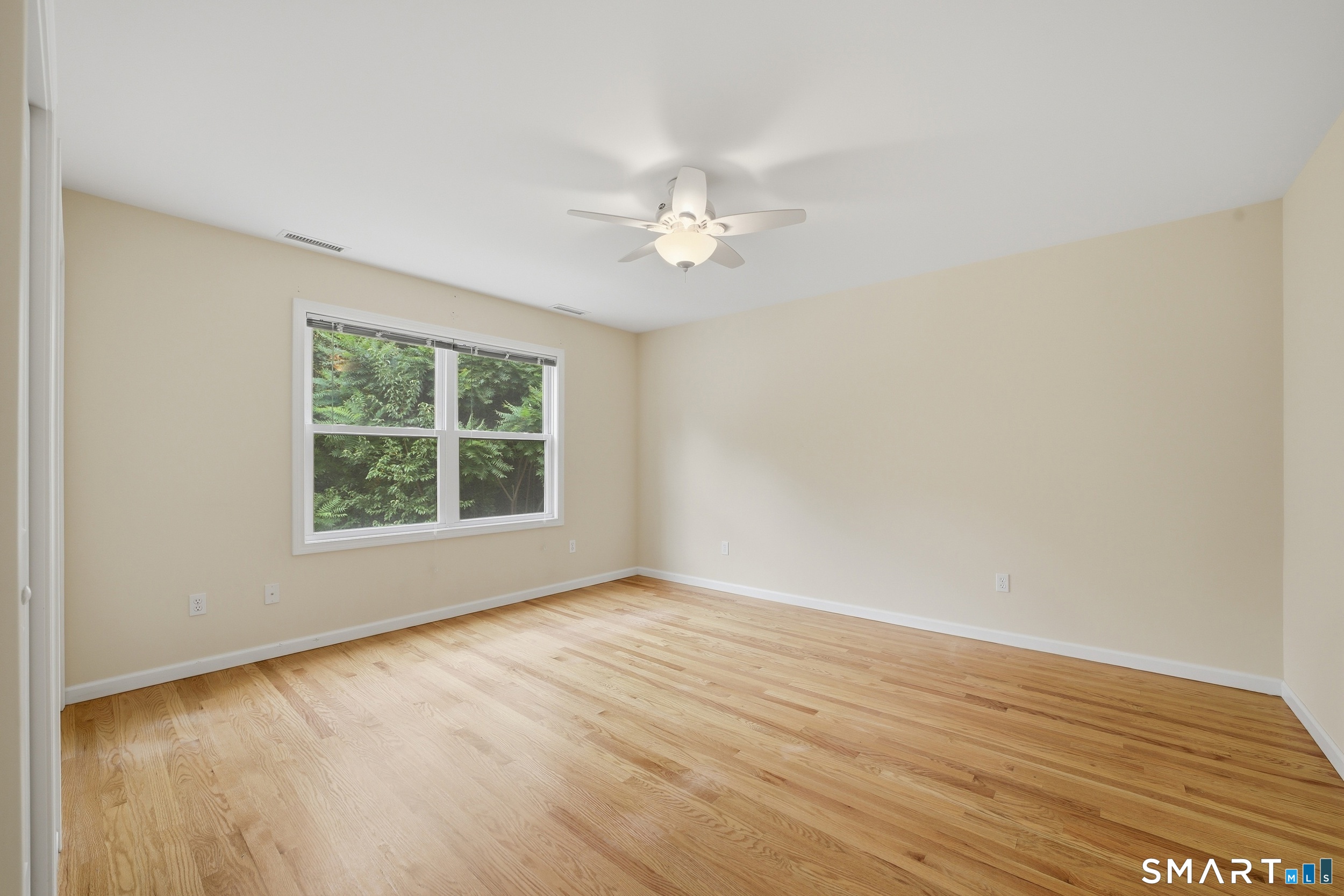 64 Hawthorne Street photo 26