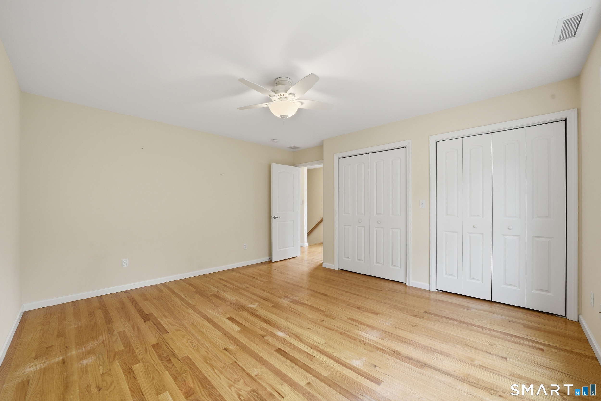64 Hawthorne Street photo 27