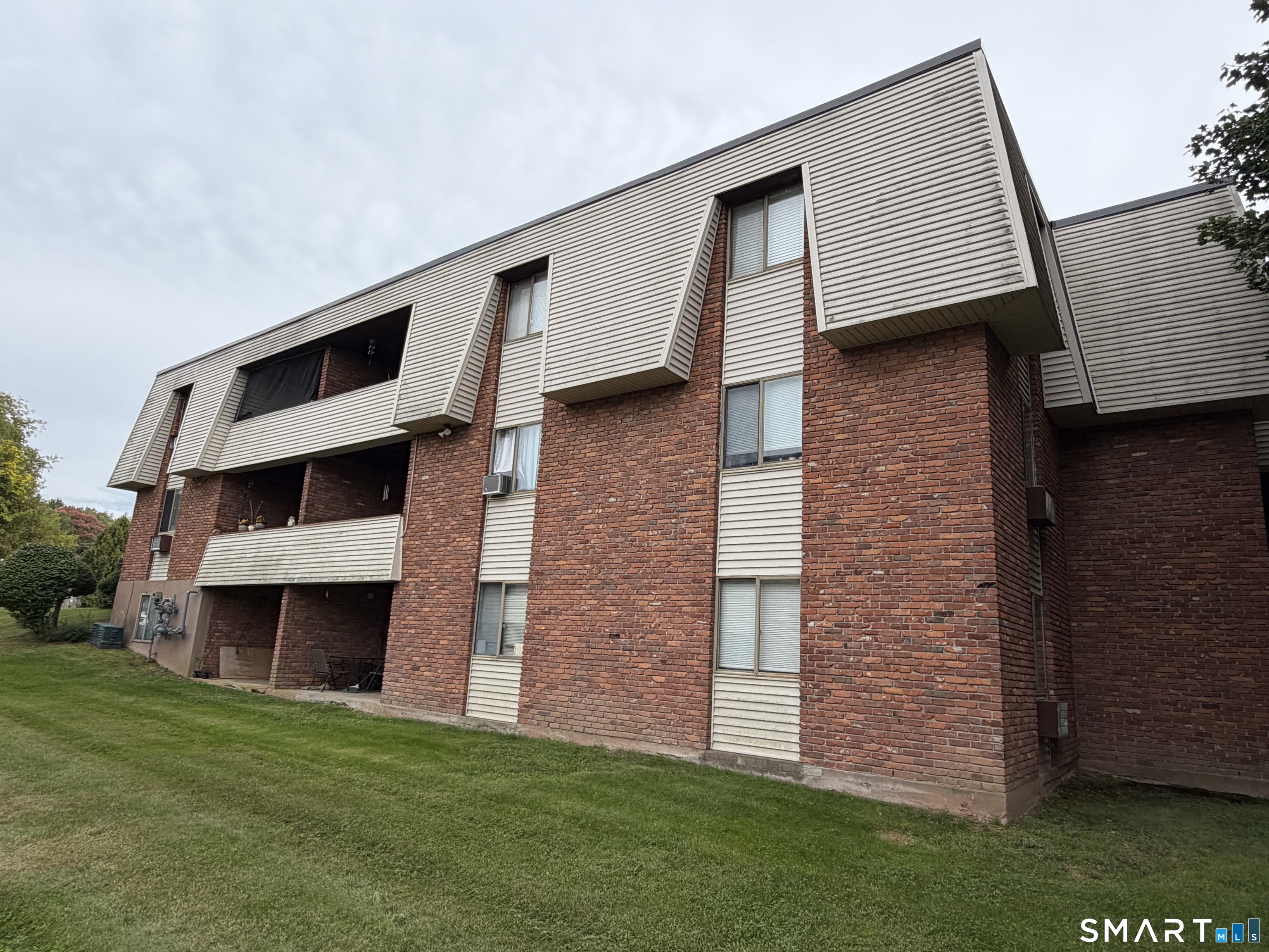 565 Talcottville Road Unit #1C6 photo 17
