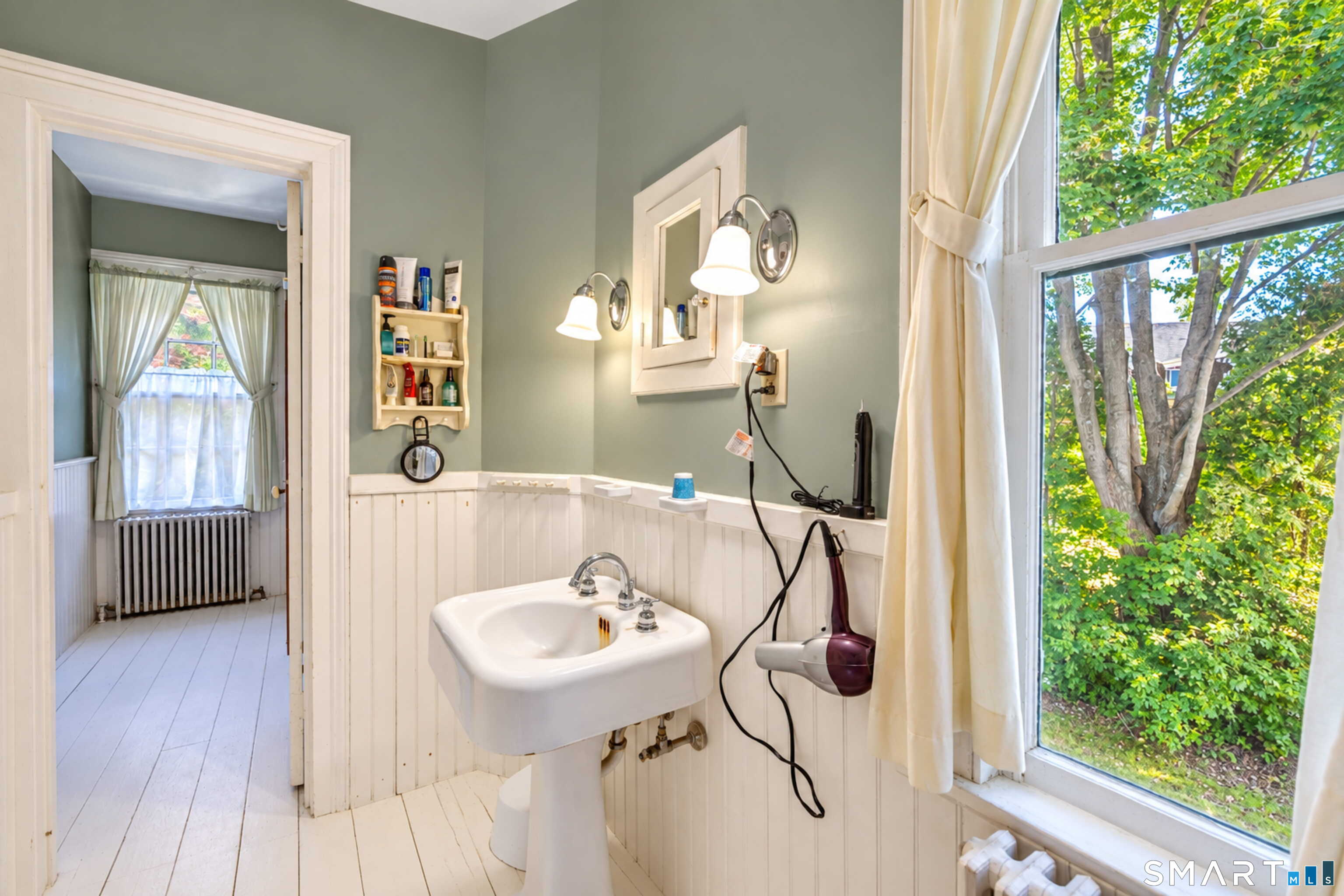 157 Washington Street, Norwich, CT 06360