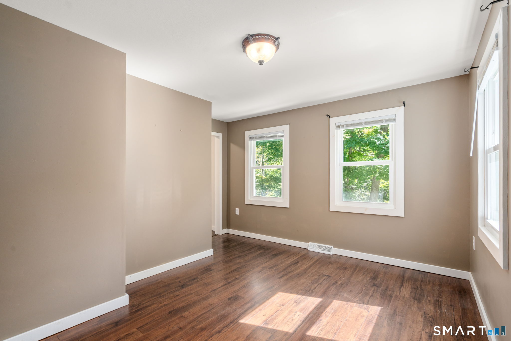 814 New Litchfield Street photo 14