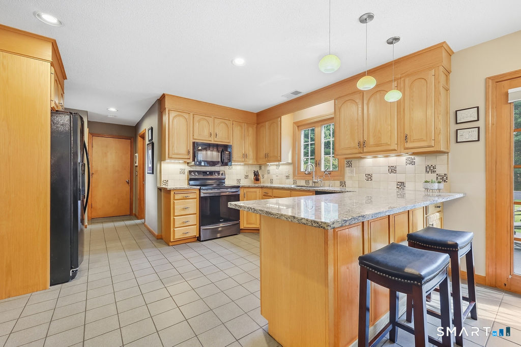 48 Hawthorne Mead Drive photo 16