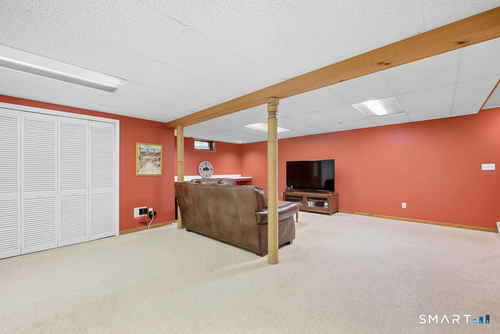 48 Hawthorne Mead Drive photo 31