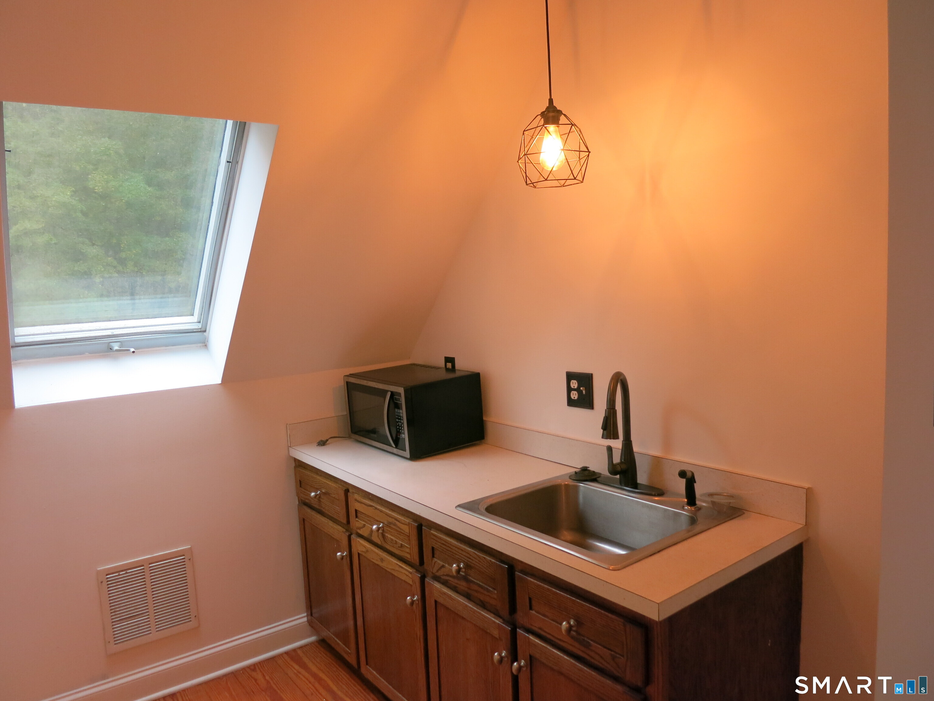 19 Moodus Leesville Road Unit #B photo 4
