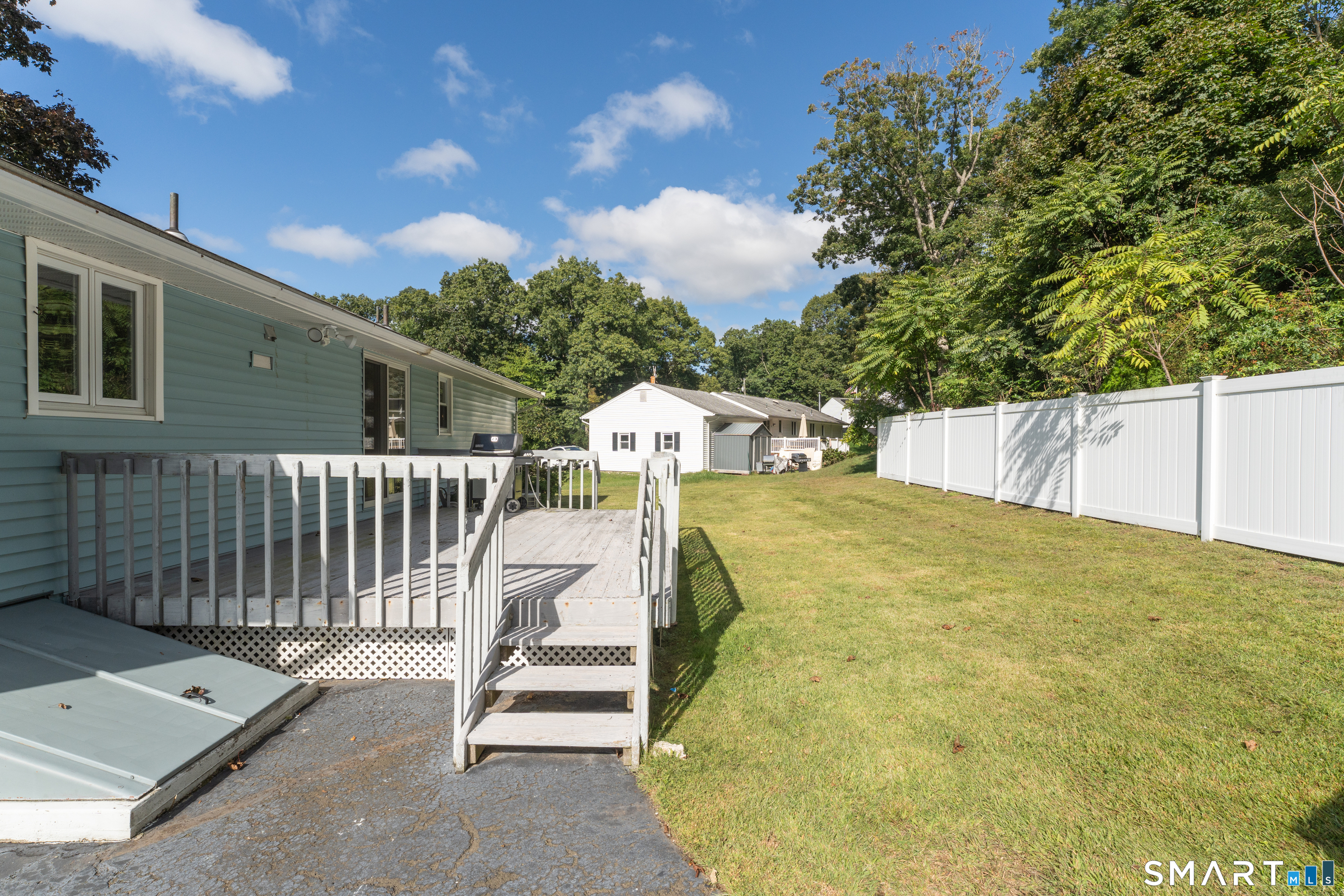 9 Robin Drive photo 33