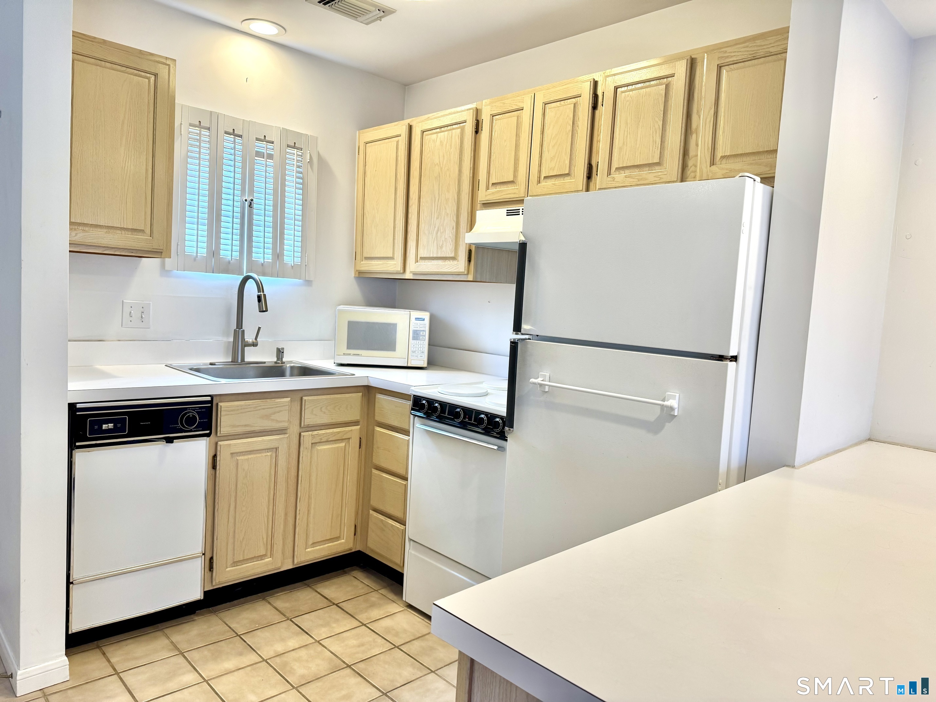 823 Old Pond Lane Unit #823 photo 3