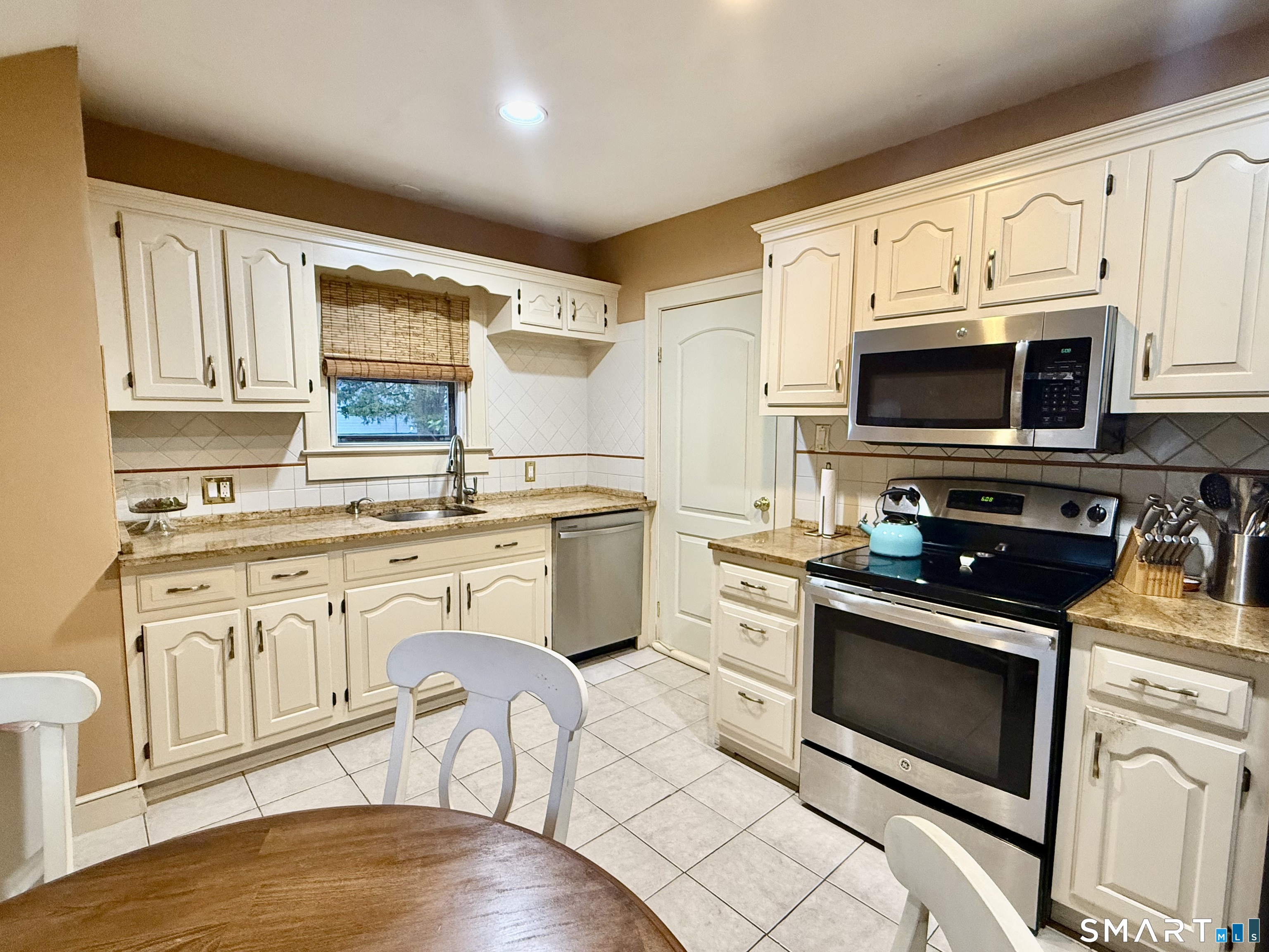 3330 Old Town Road photo 5