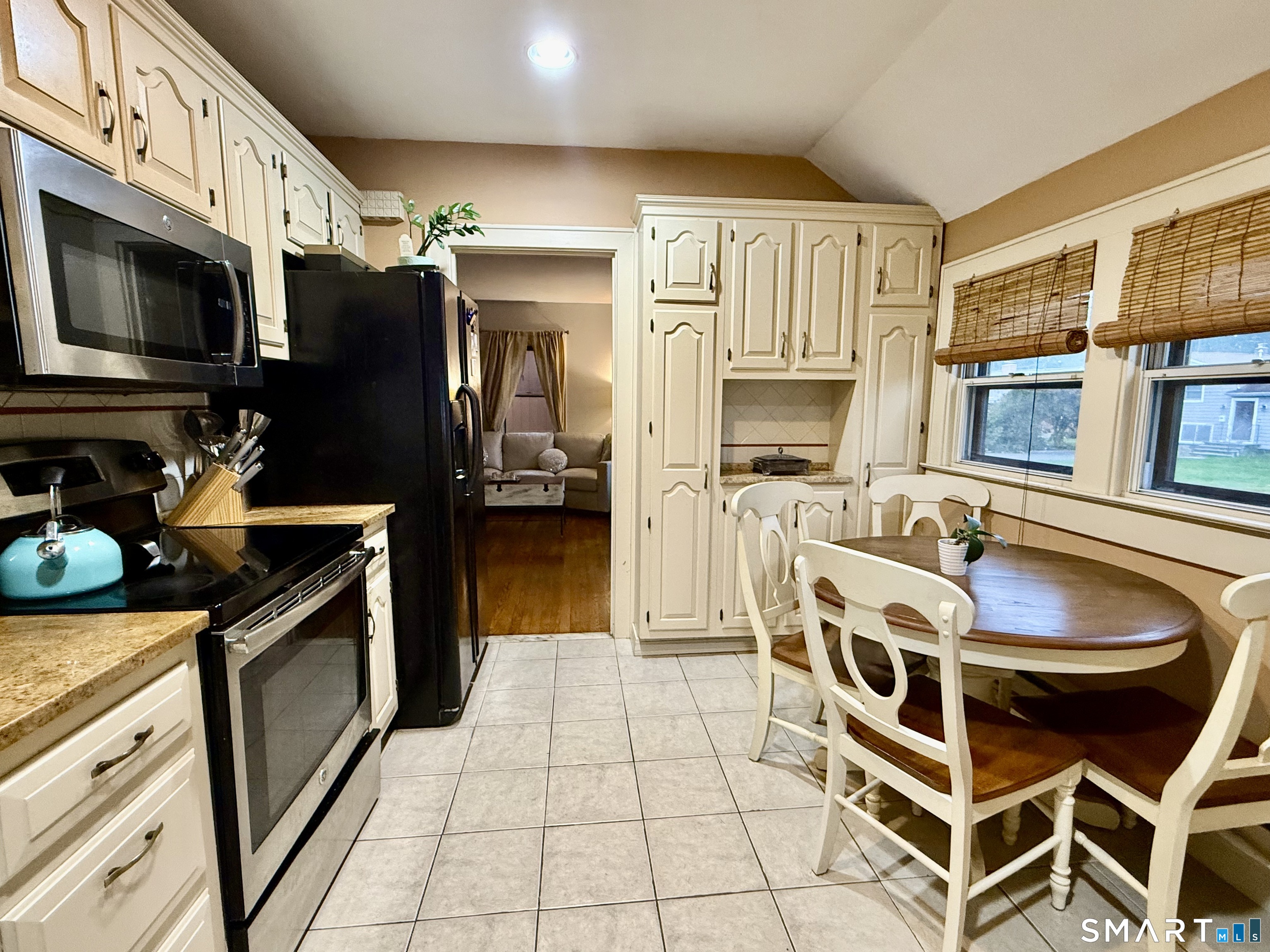 3330 Old Town Road photo 7