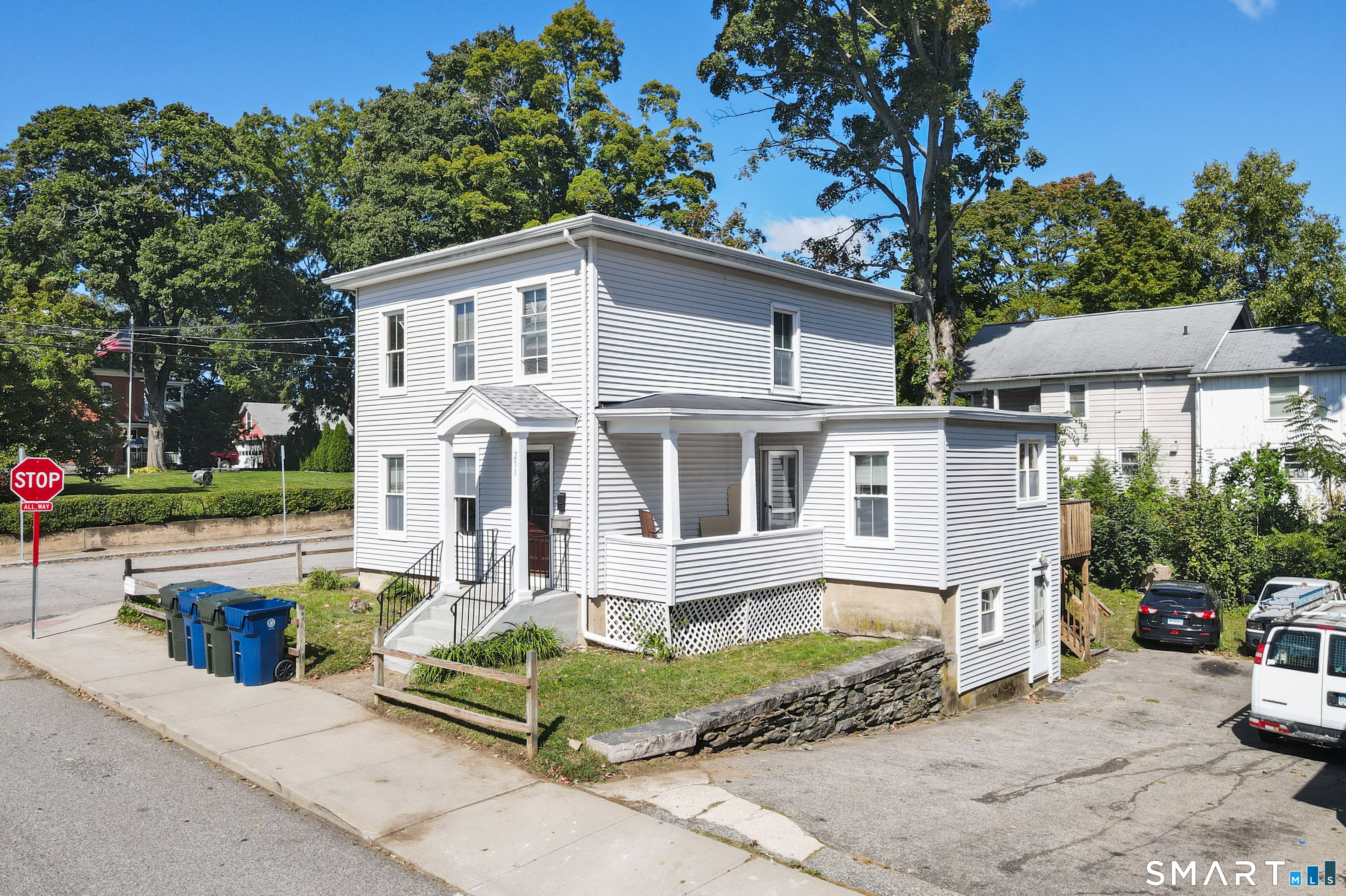 251 Summit Street photo 2