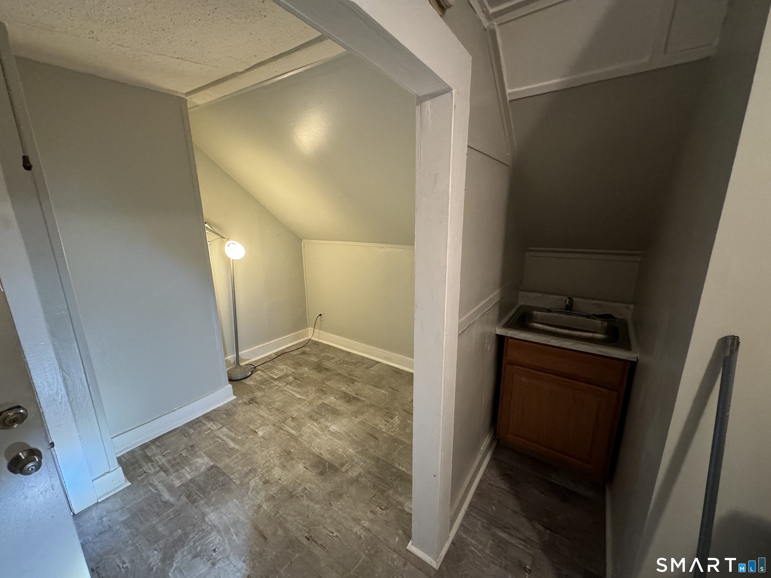 55 Foley Street photo 15