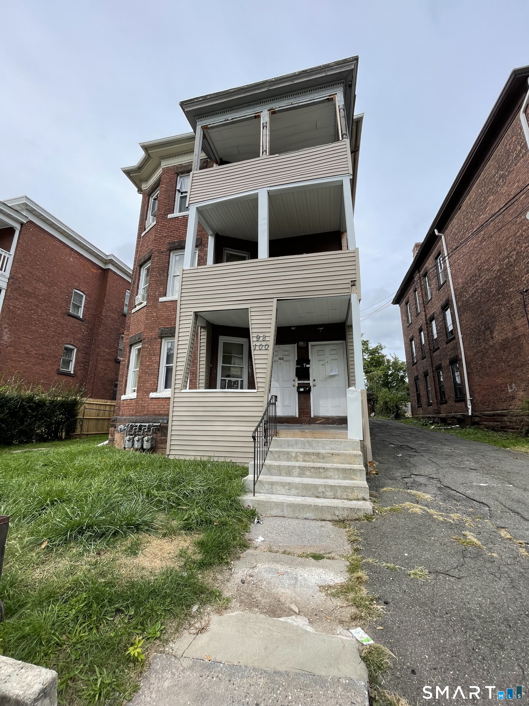 98-100 Russ Street