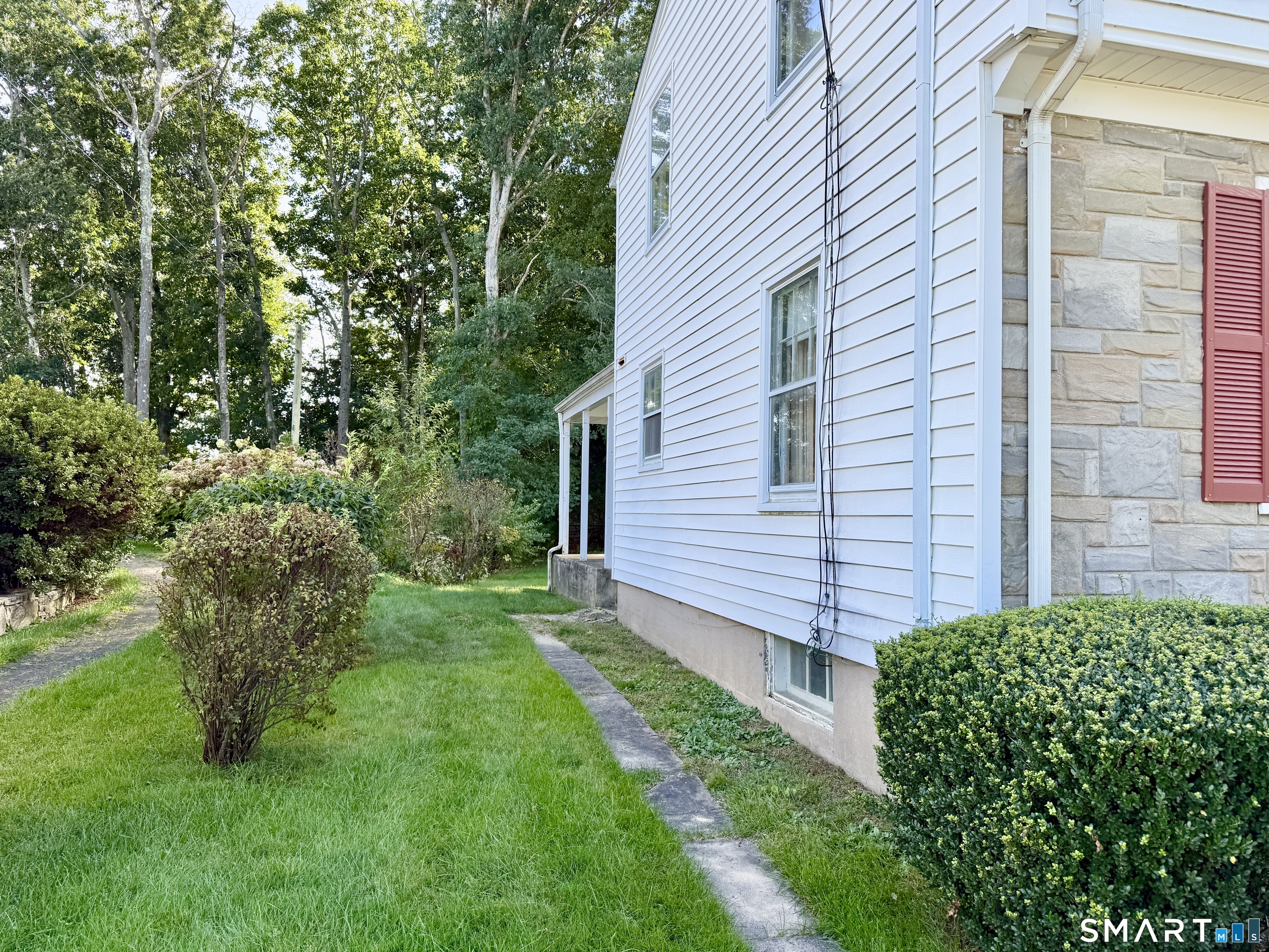 16 Aron Avenue photo 39