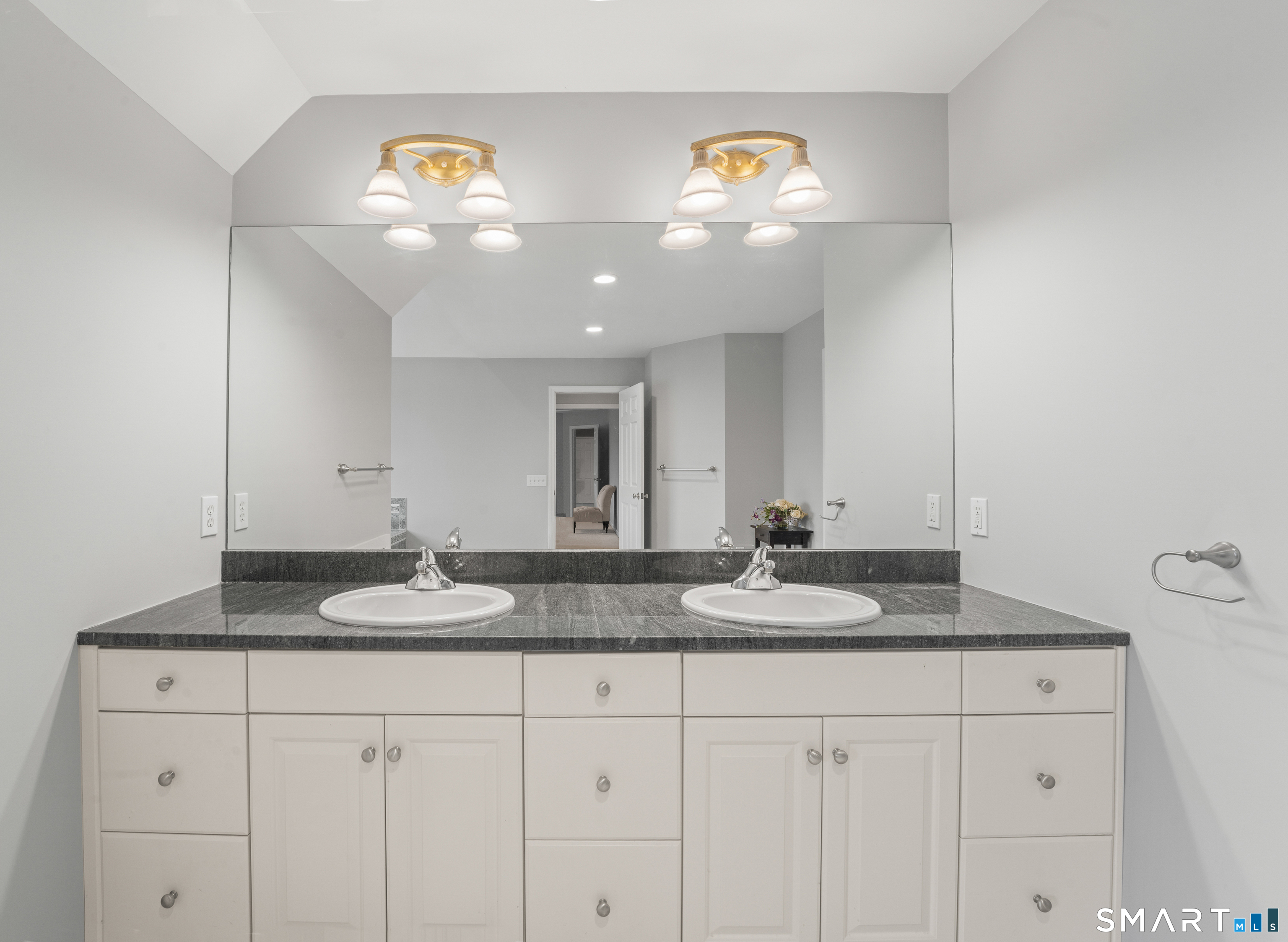 15 Wedgewood Court photo 28