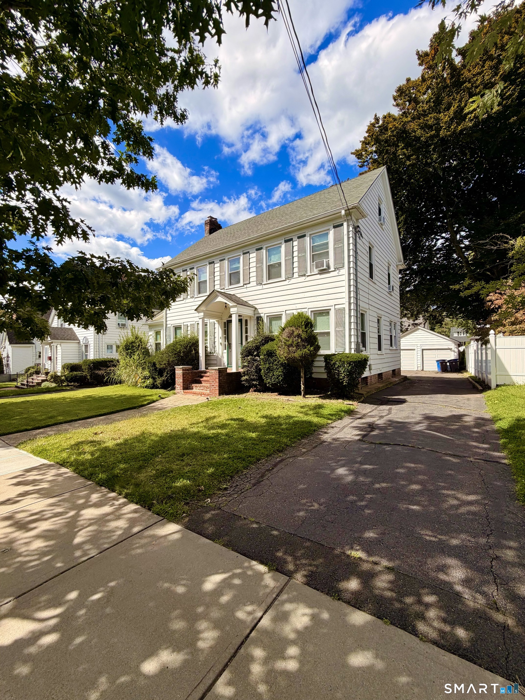 50 Roydon Road photo 2