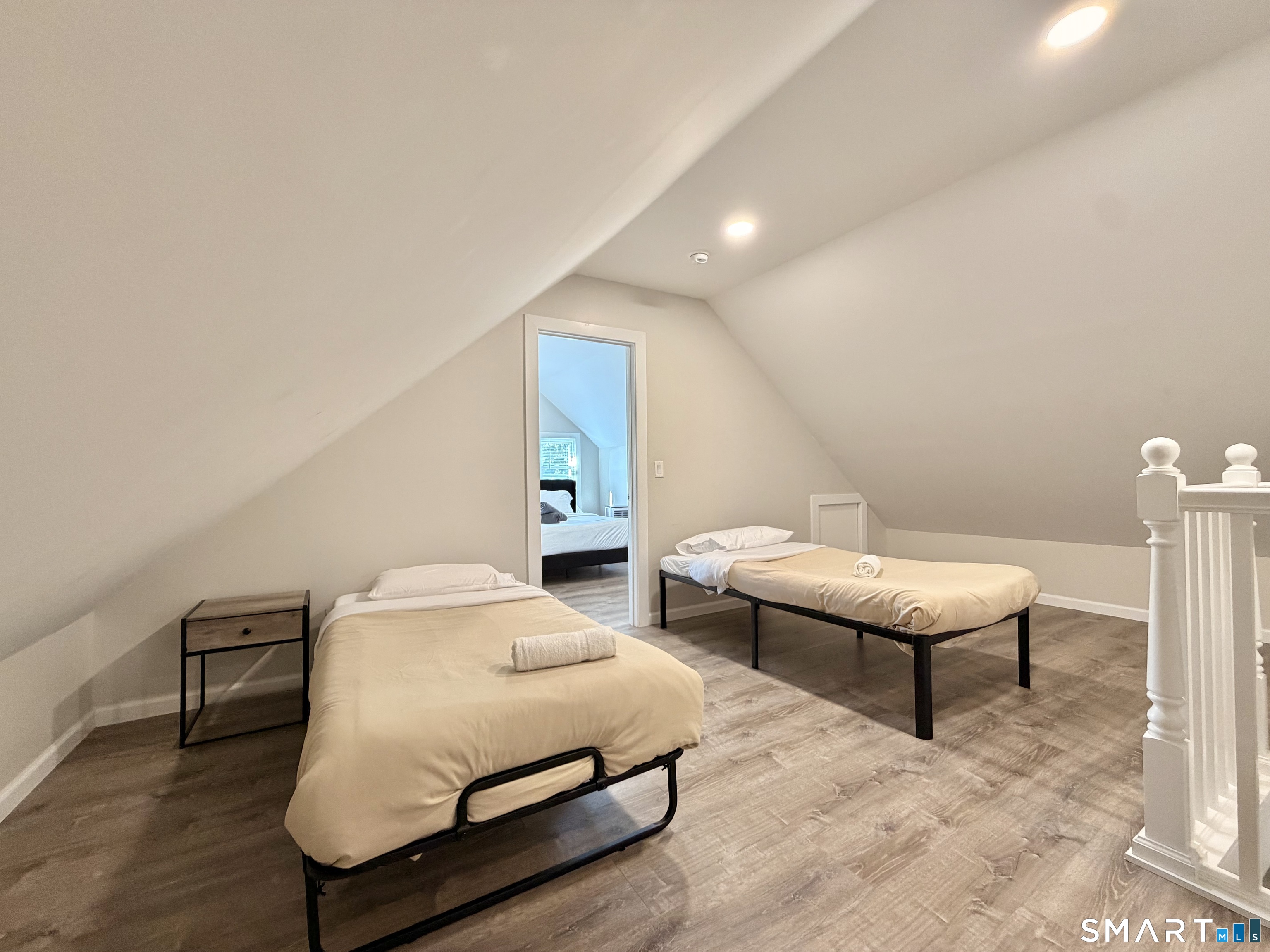 50 Roydon Road photo 17