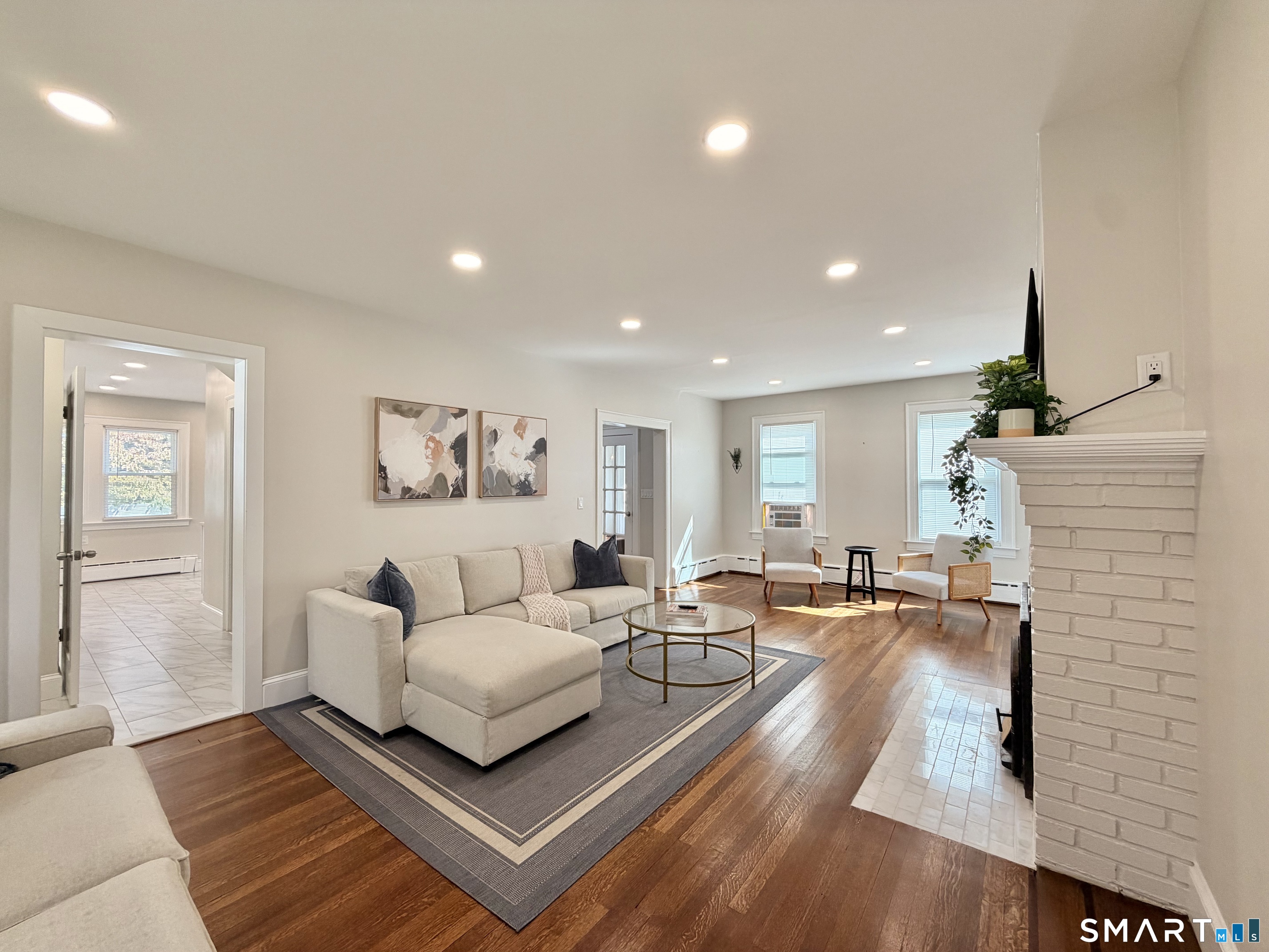 50 Roydon Road photo 4