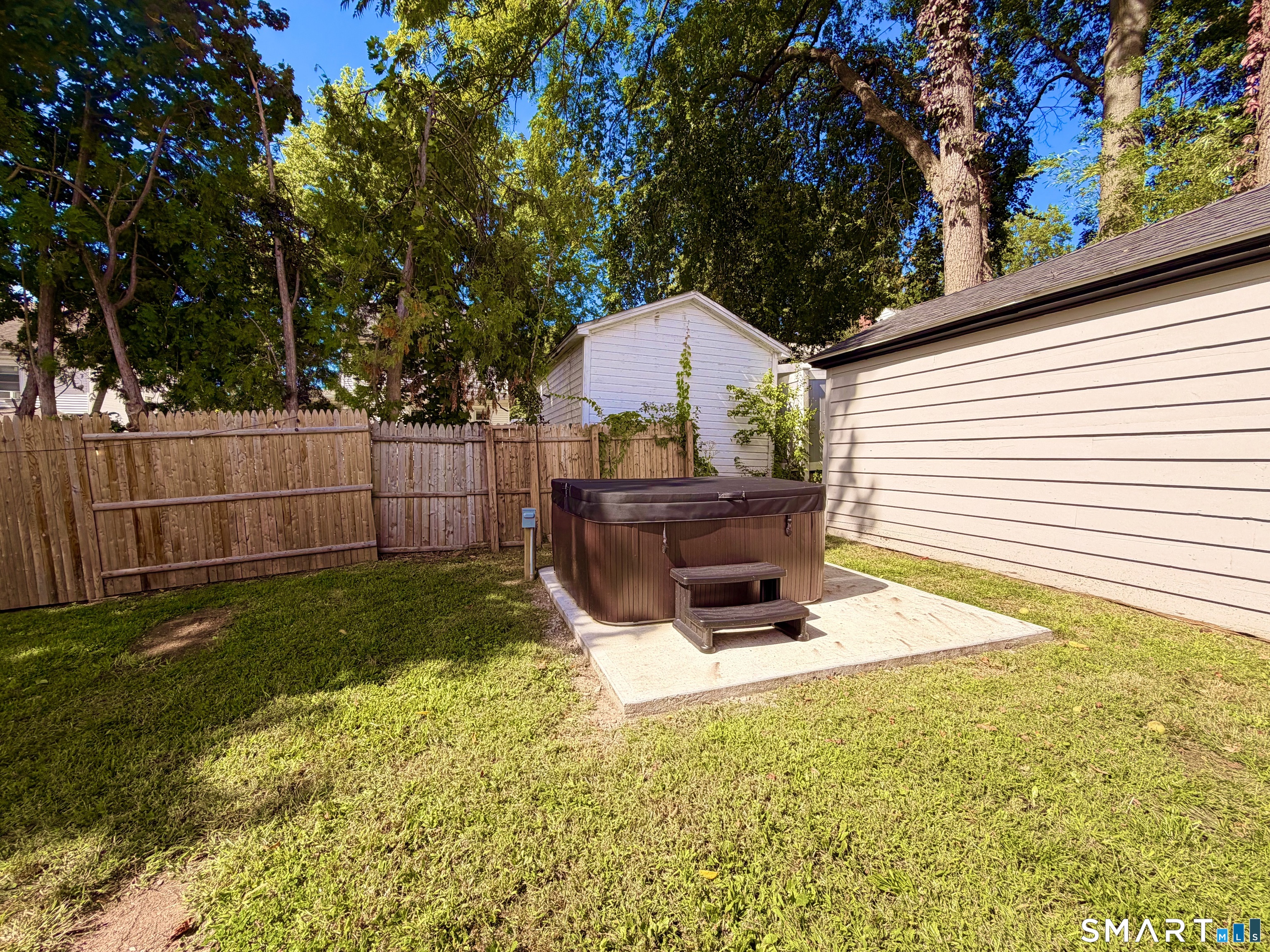 96 Roydon Road photo 20