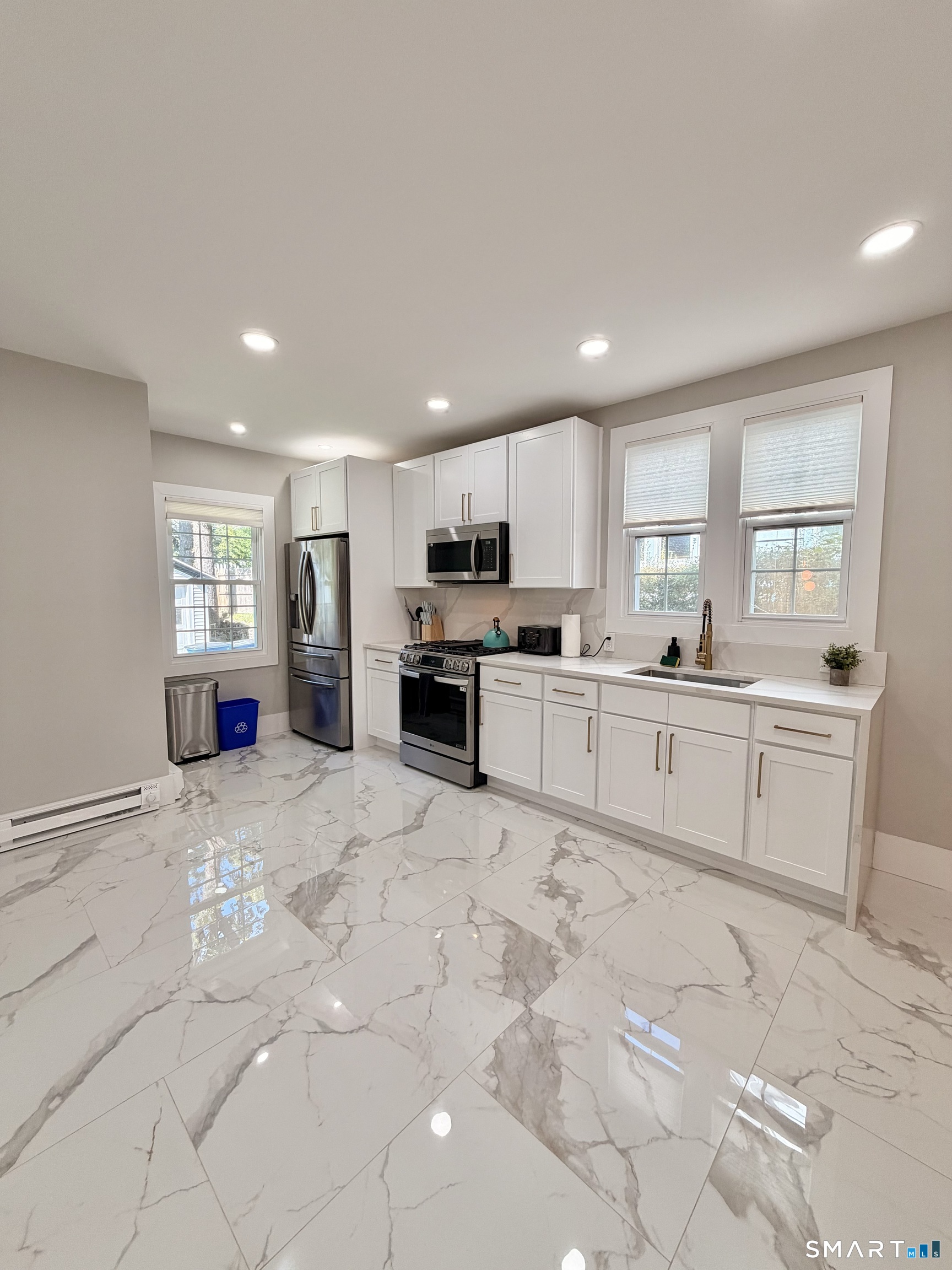 96 Roydon Road photo 6